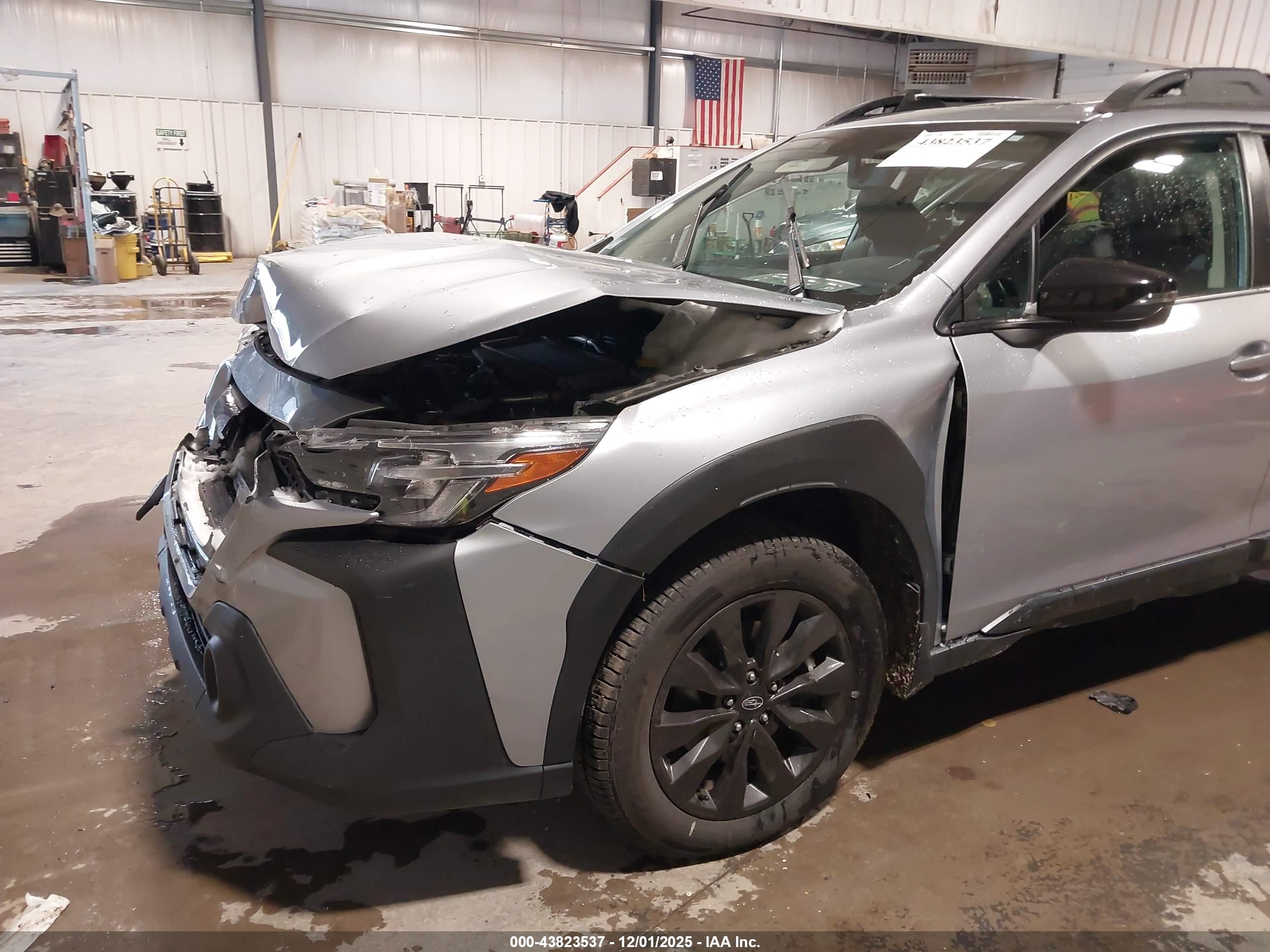 SUBARU OUTBACK image 6