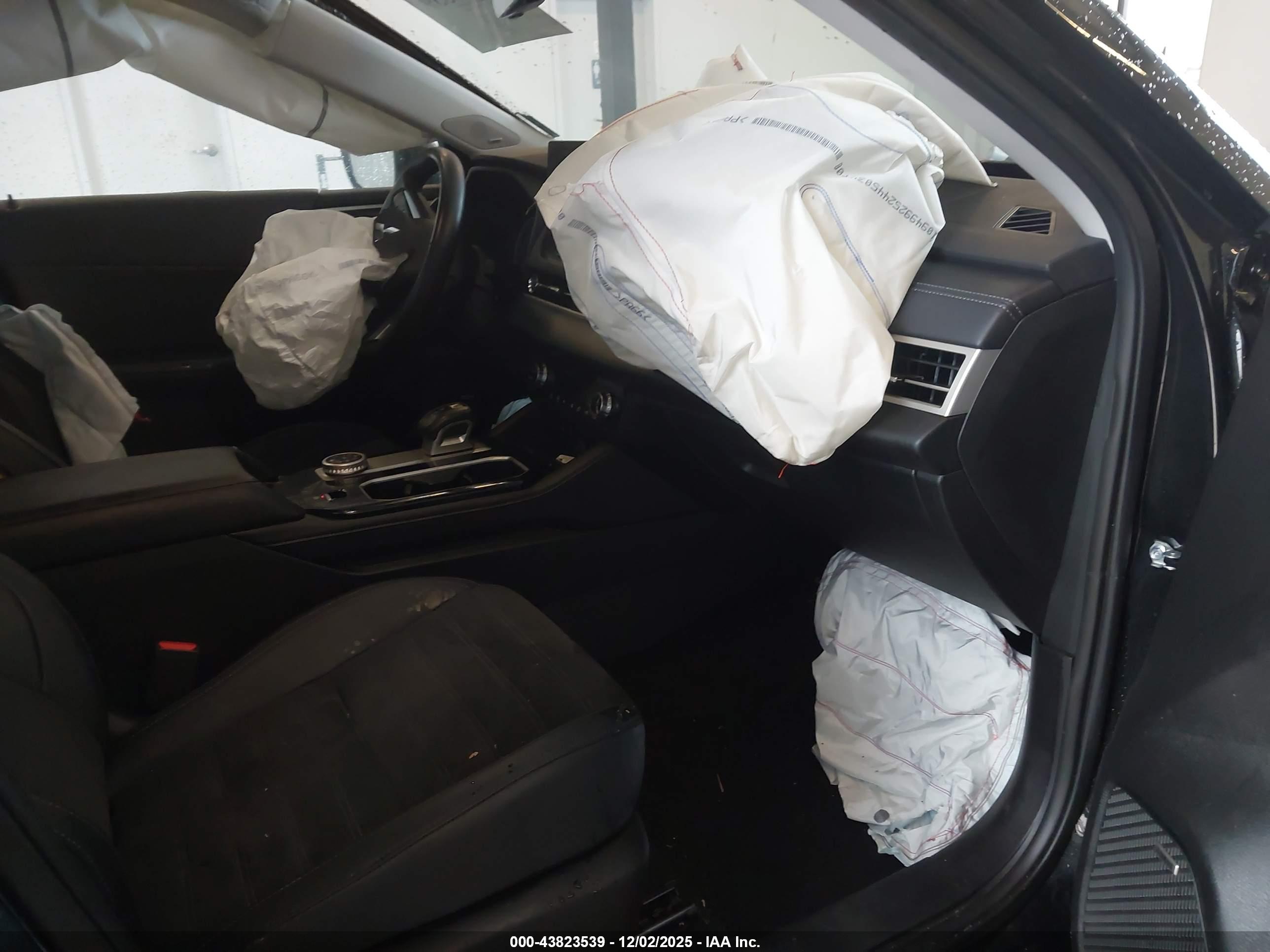 MITSUBISHI OUTLANDER image 5