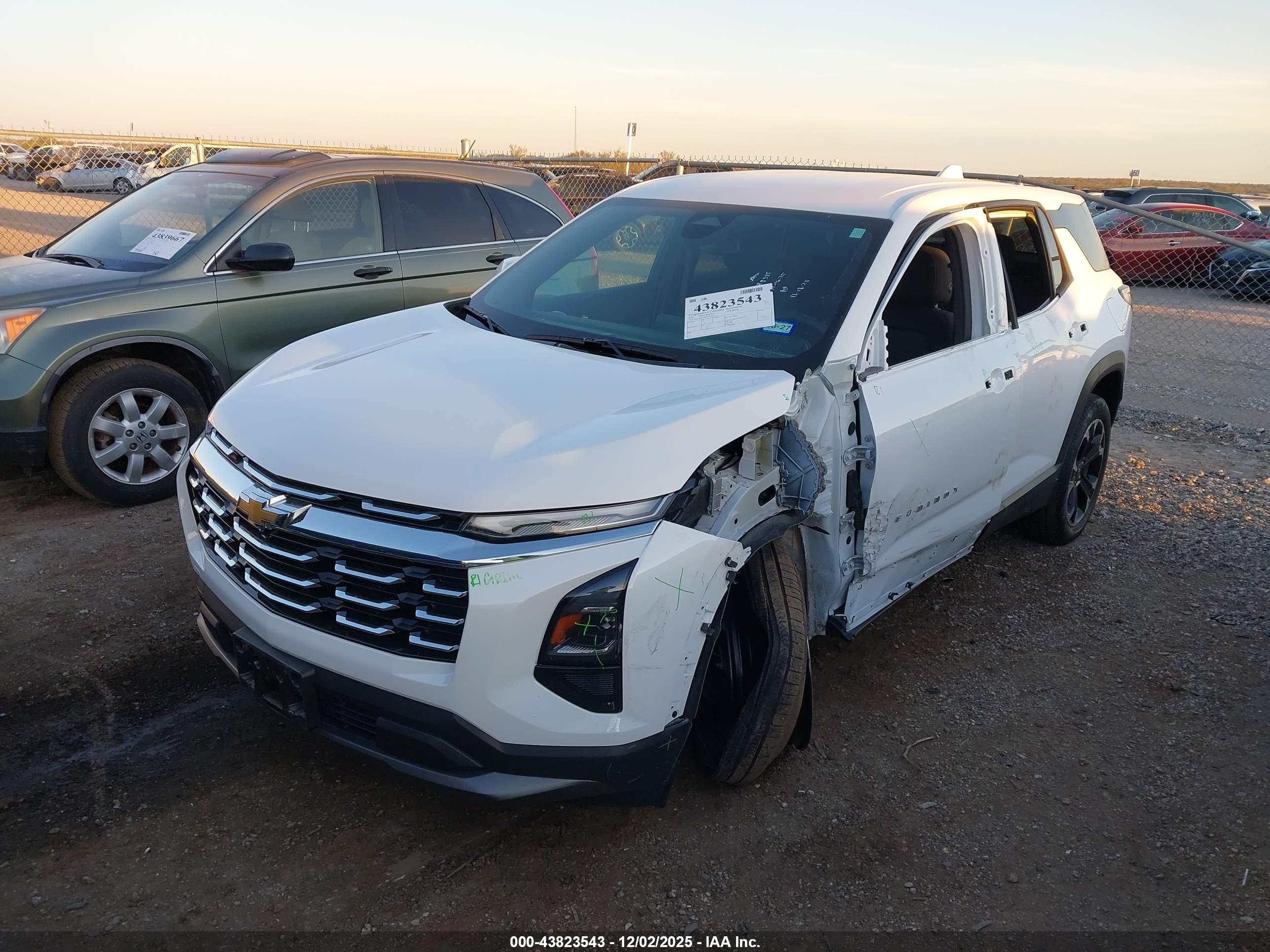 CHEVROLET EQUINOX image 2
