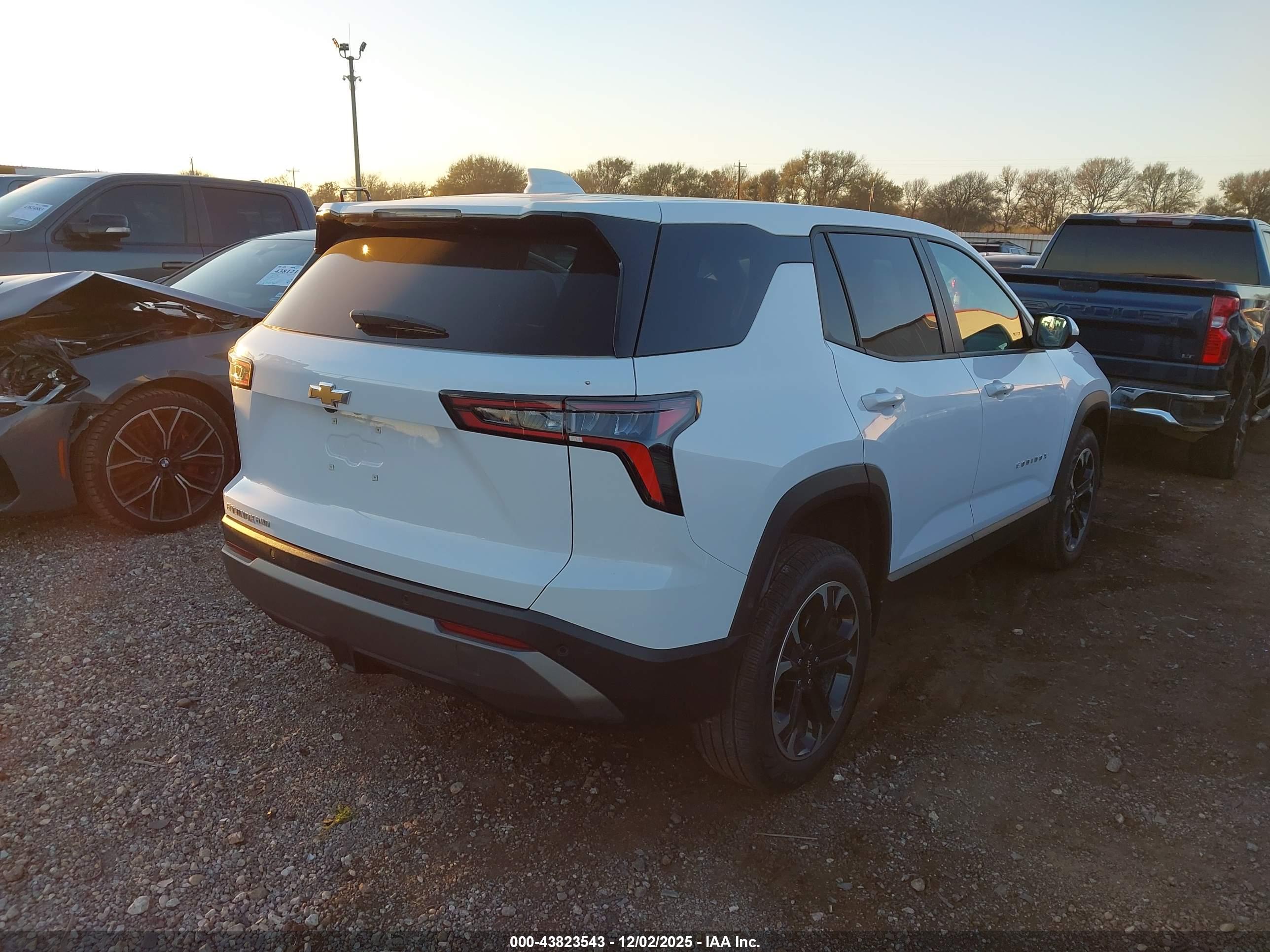 CHEVROLET EQUINOX image 4