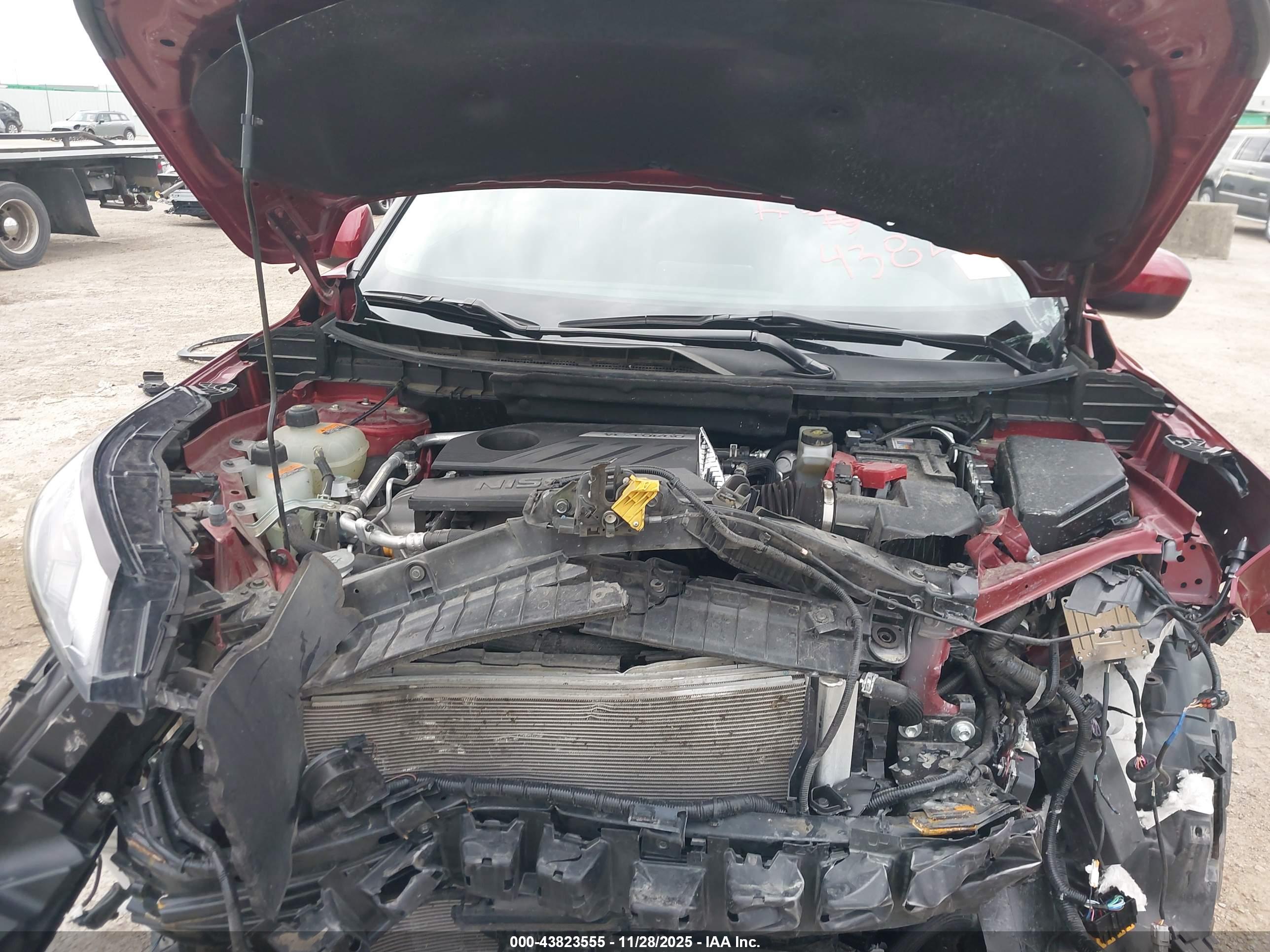 NISSAN ROGUE image 10
