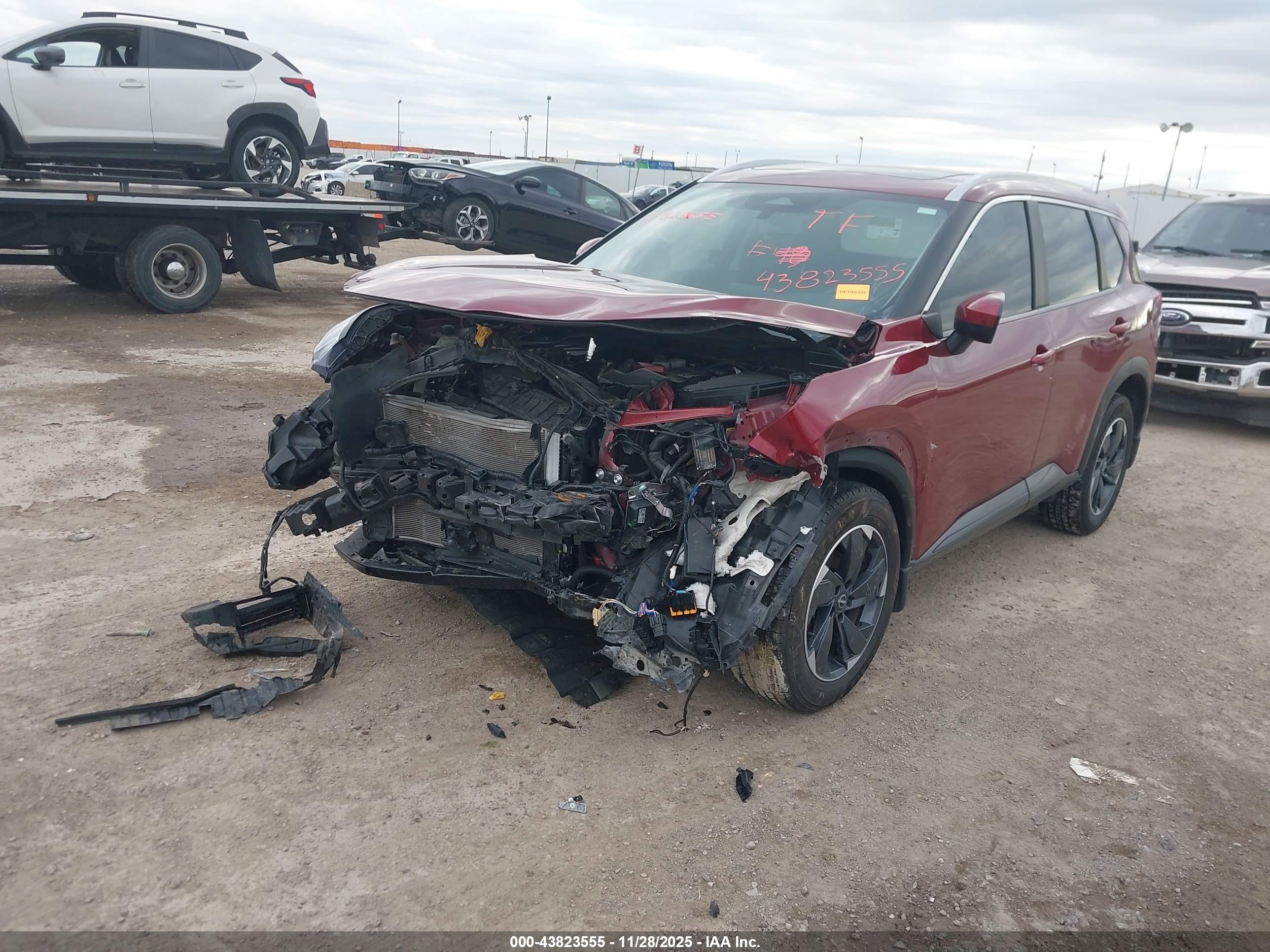 NISSAN ROGUE image 2