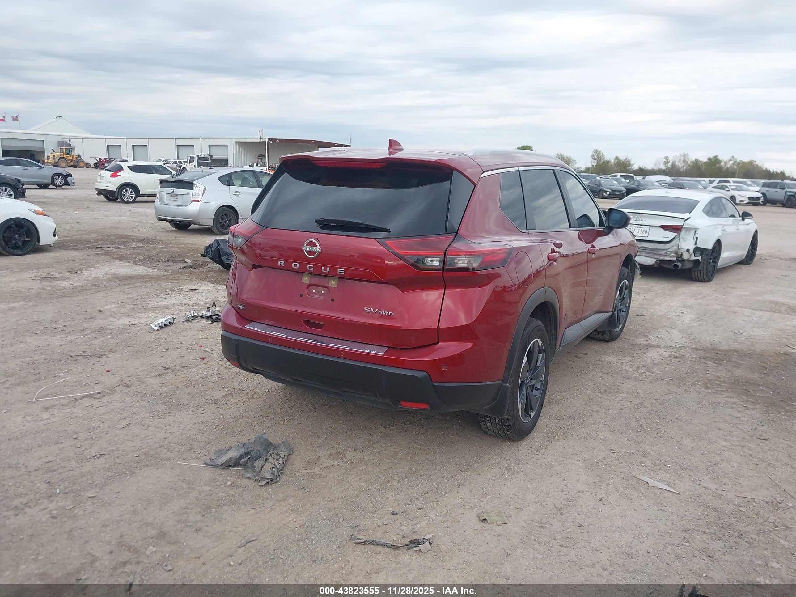 NISSAN ROGUE image 4