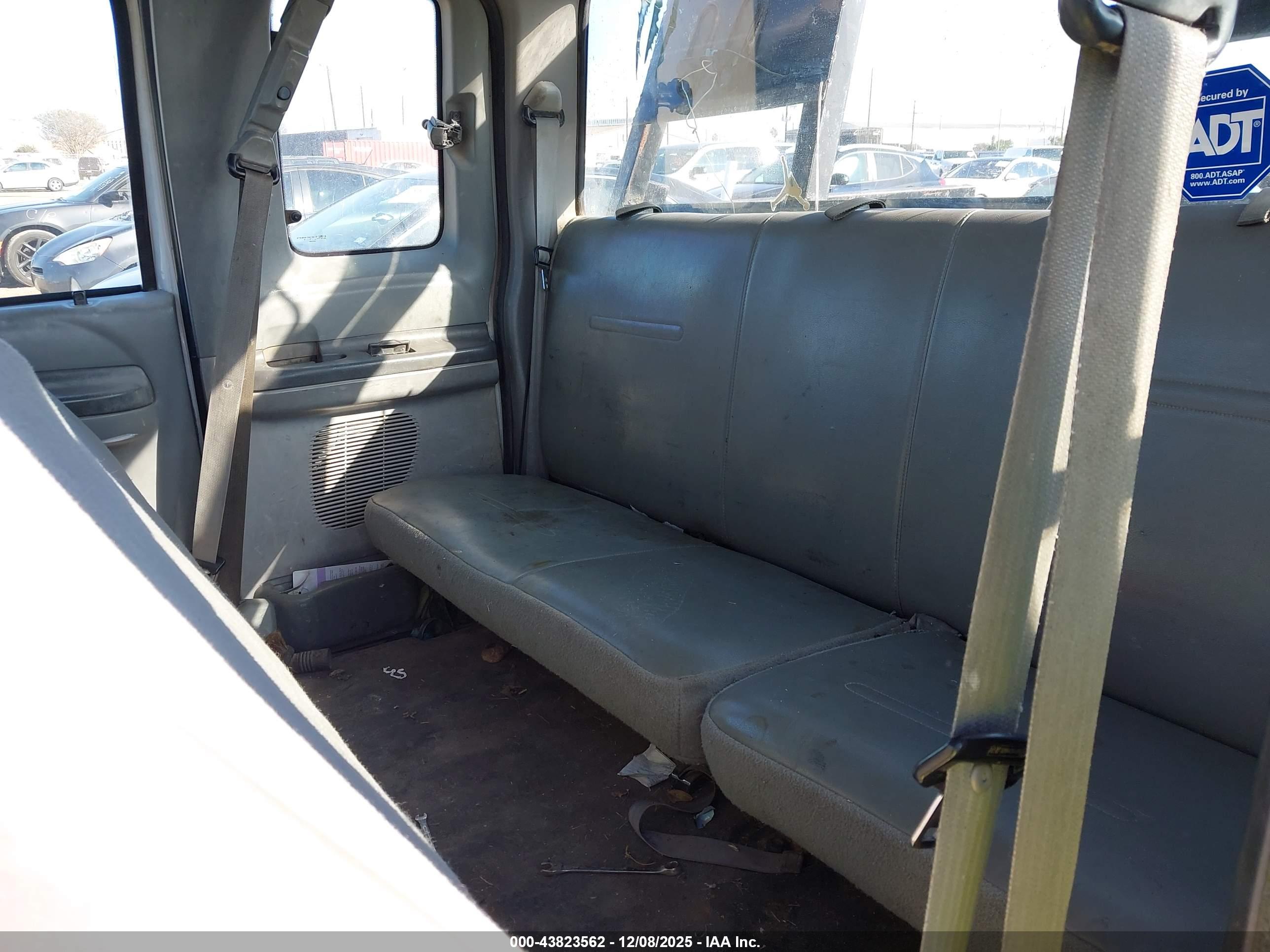 FORD F-250 image 8