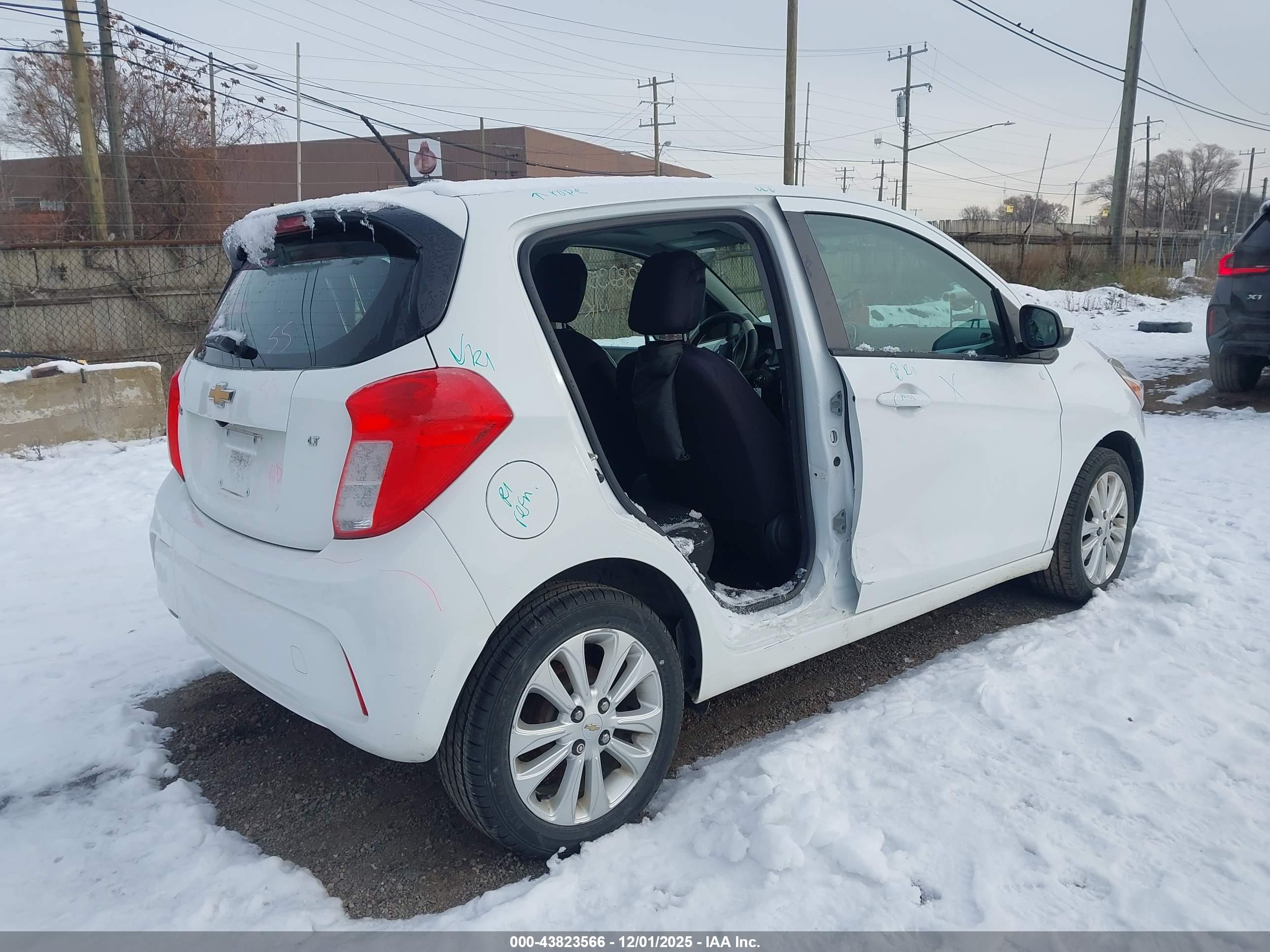 CHEVROLET SPARK image 4