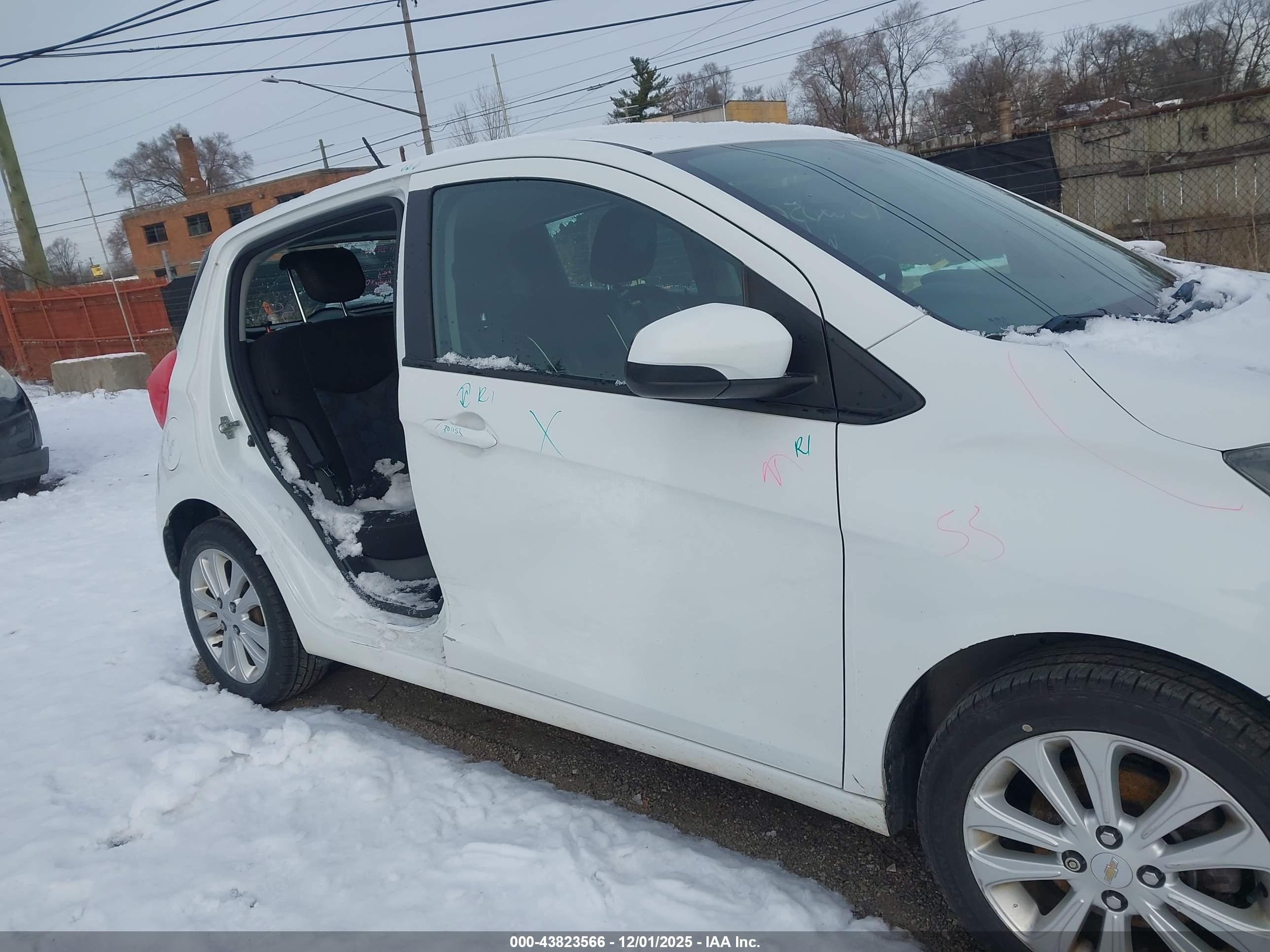 CHEVROLET SPARK image 6