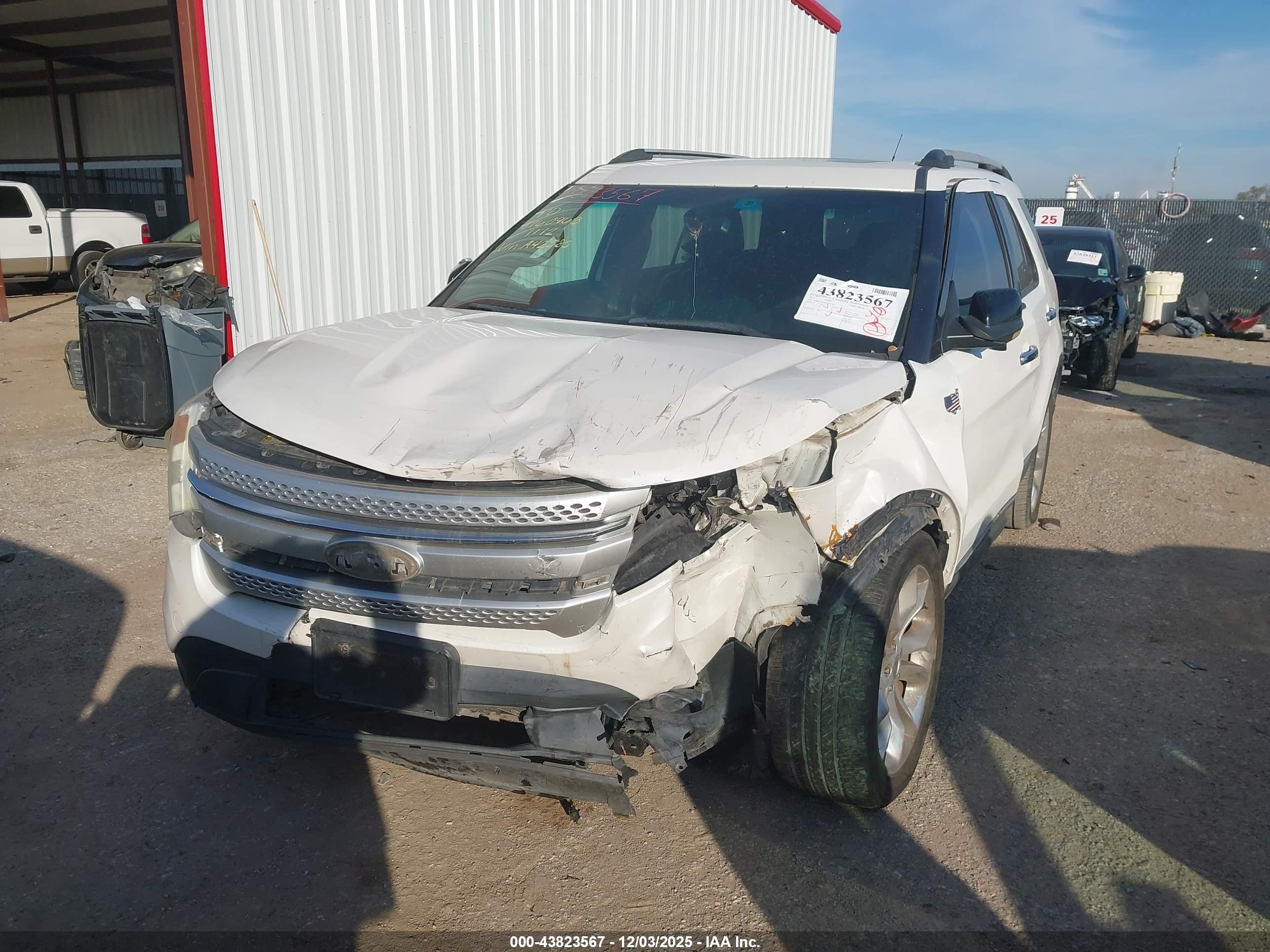 FORD EXPLORER image 2