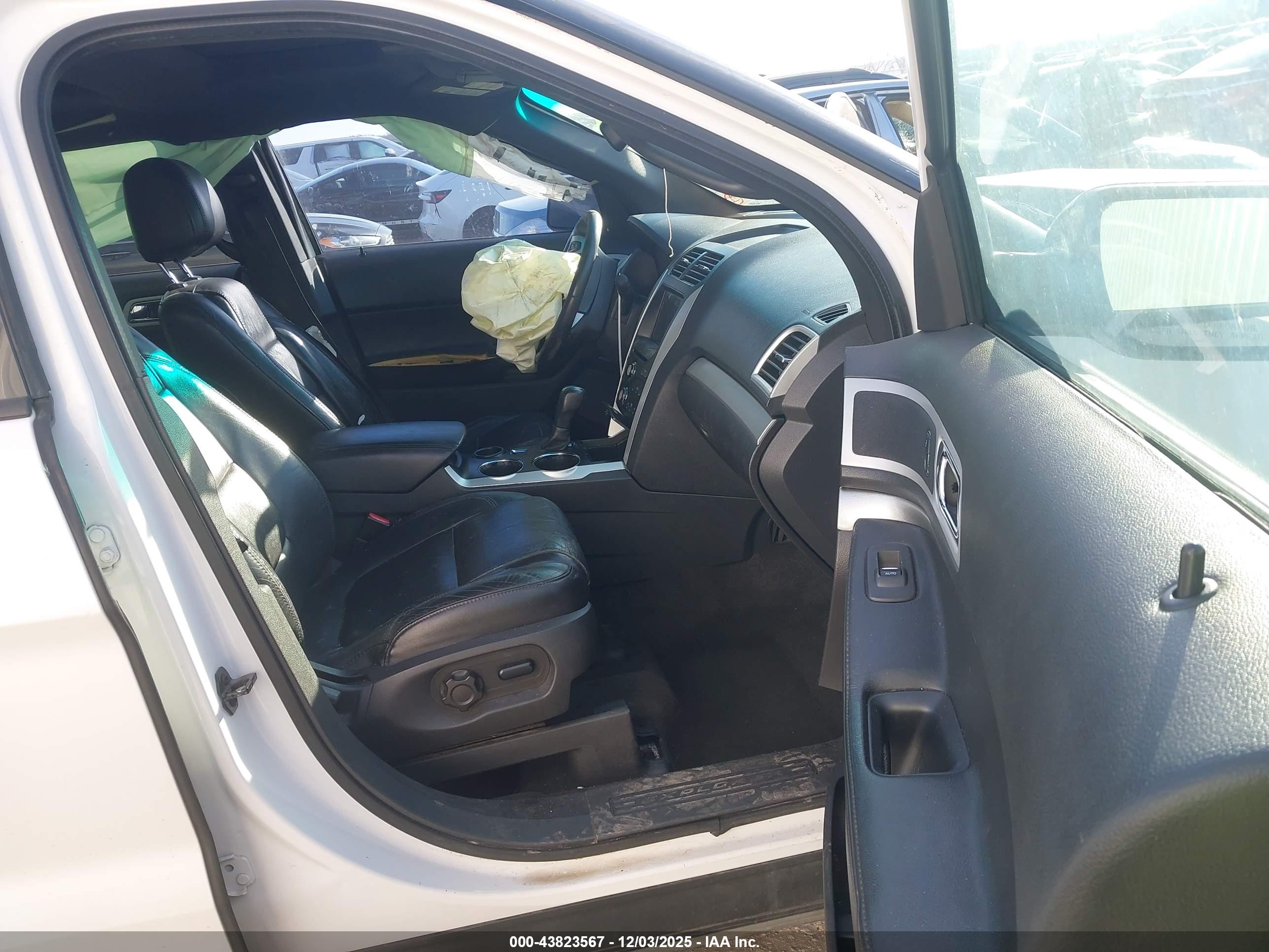 FORD EXPLORER image 5