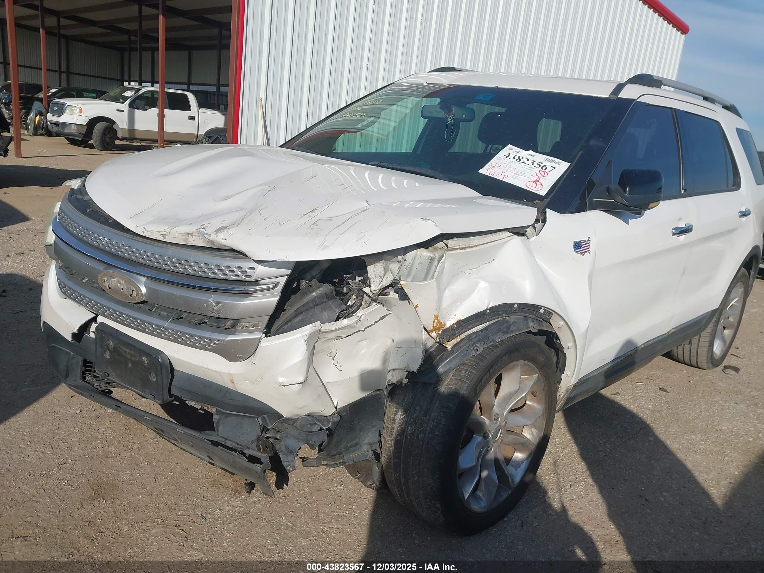 FORD EXPLORER image 6