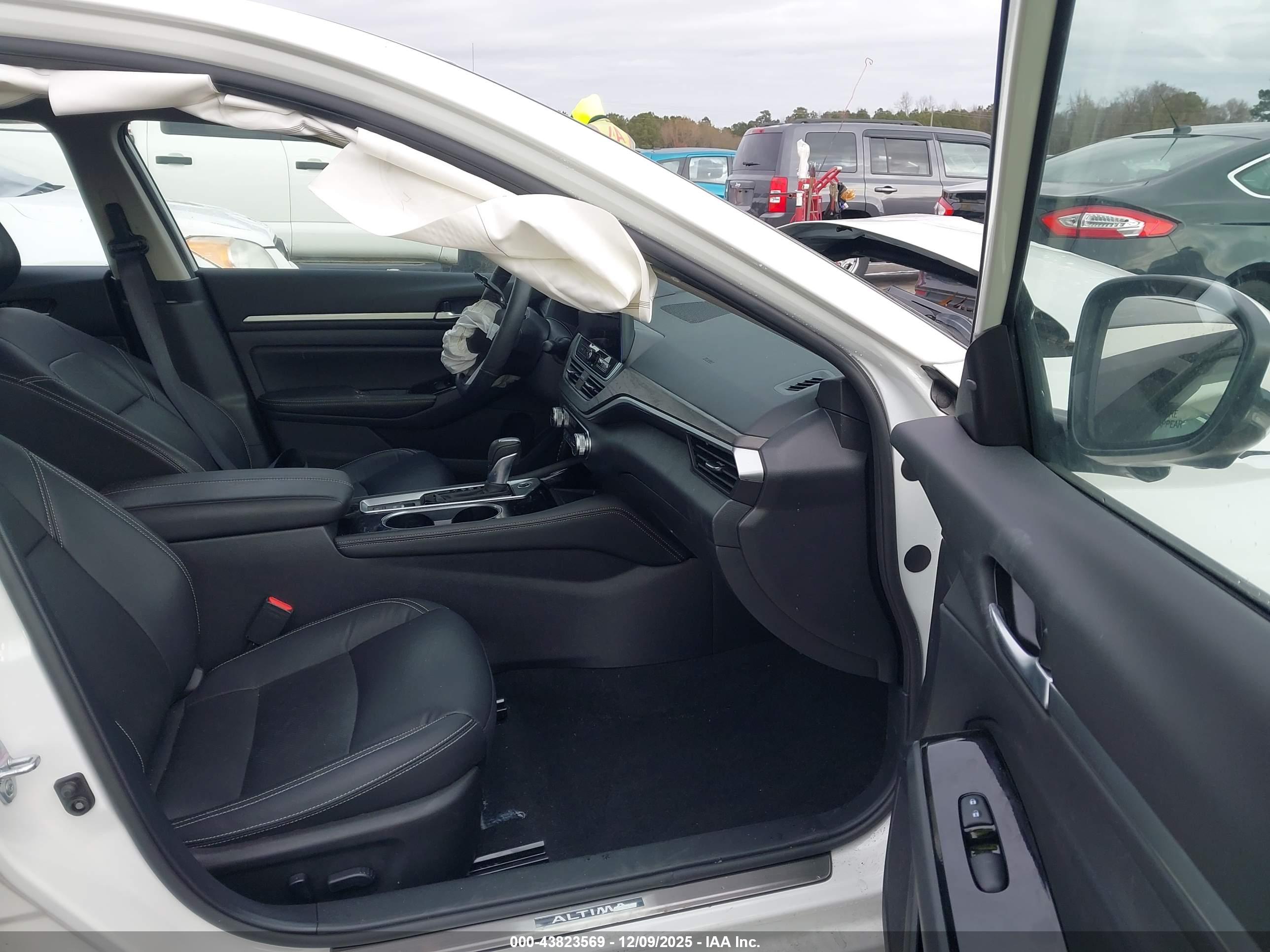 NISSAN ALTIMA image 5