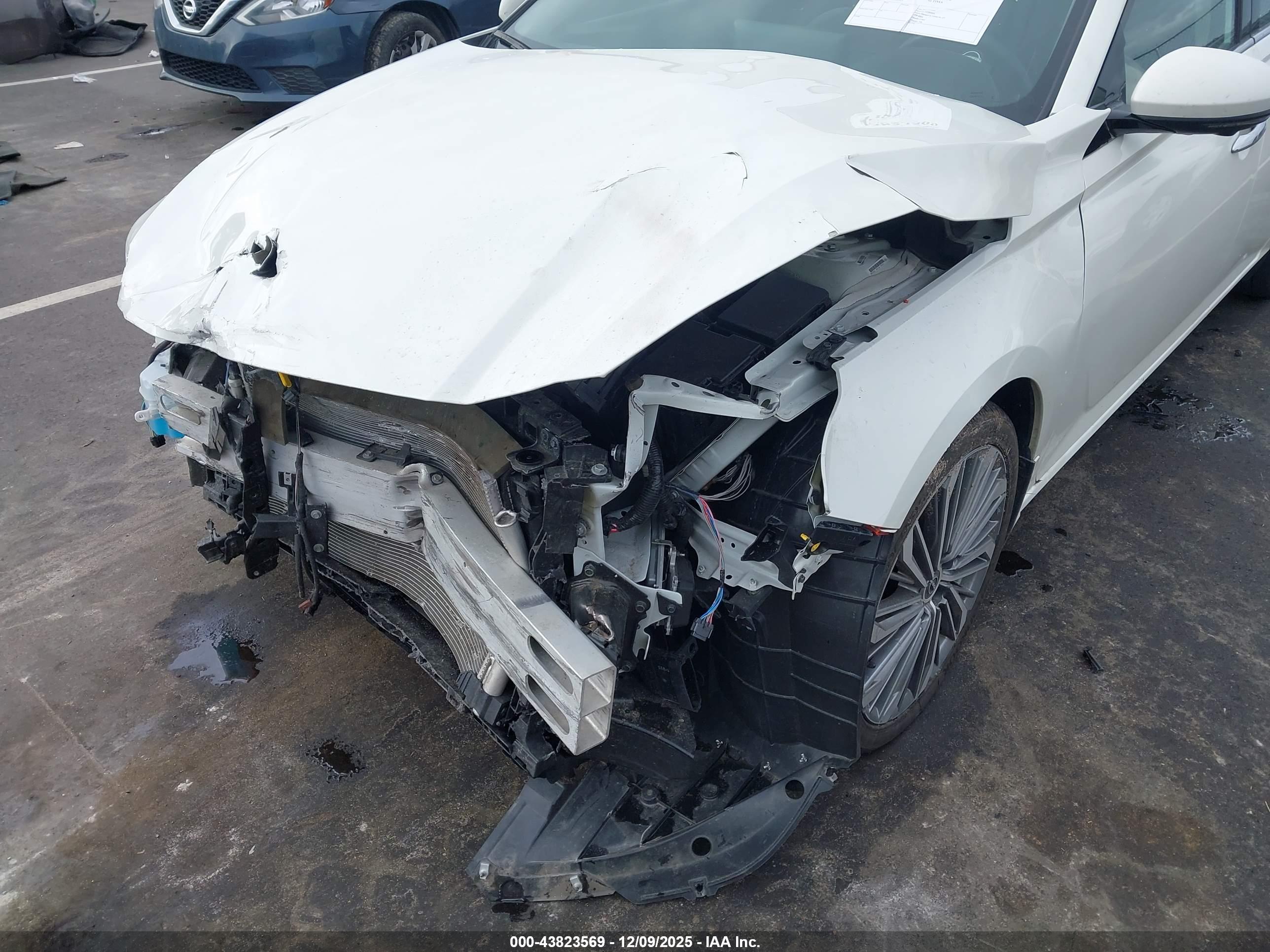 NISSAN ALTIMA image 6