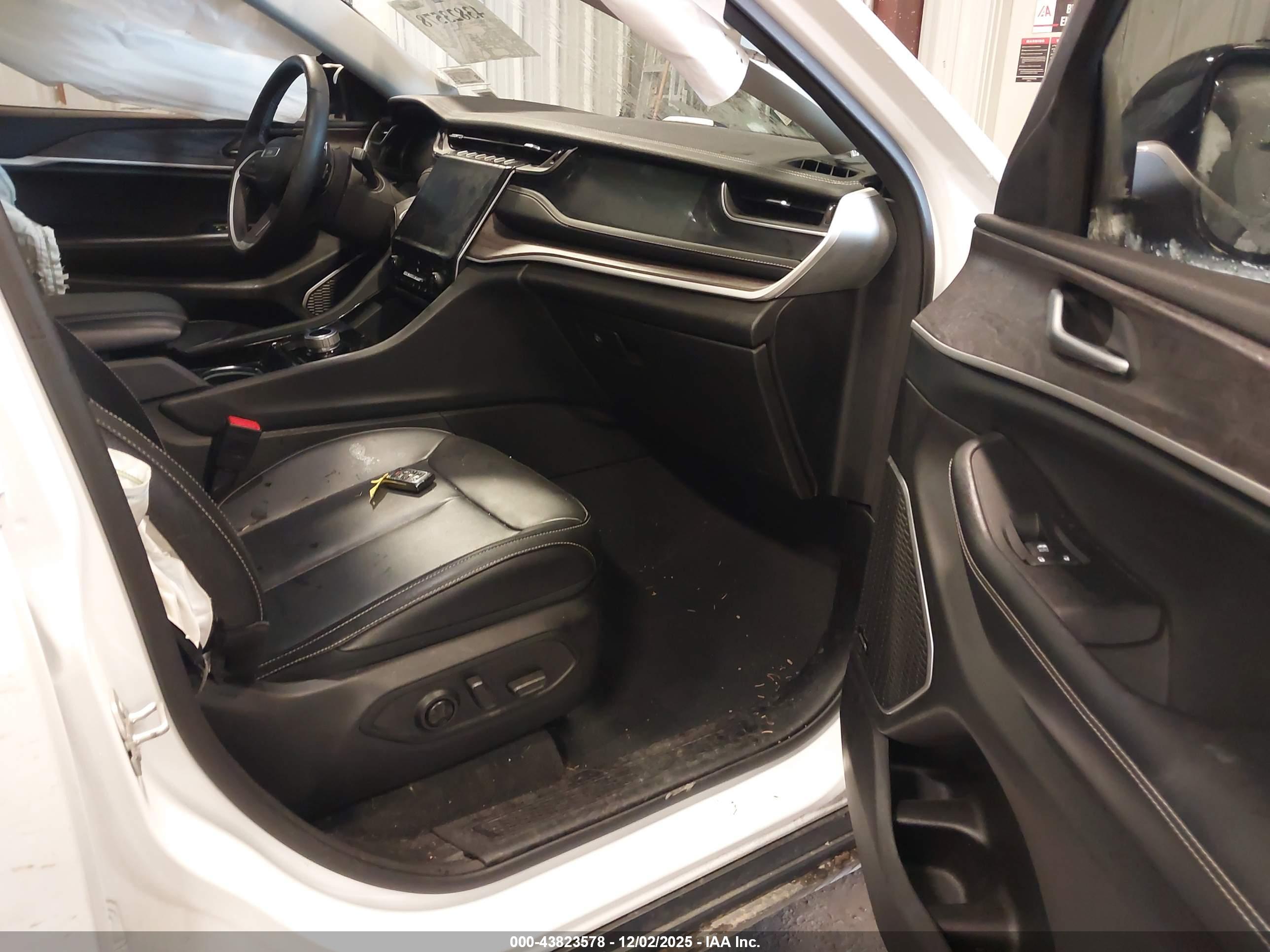 JEEP GRAND image 5