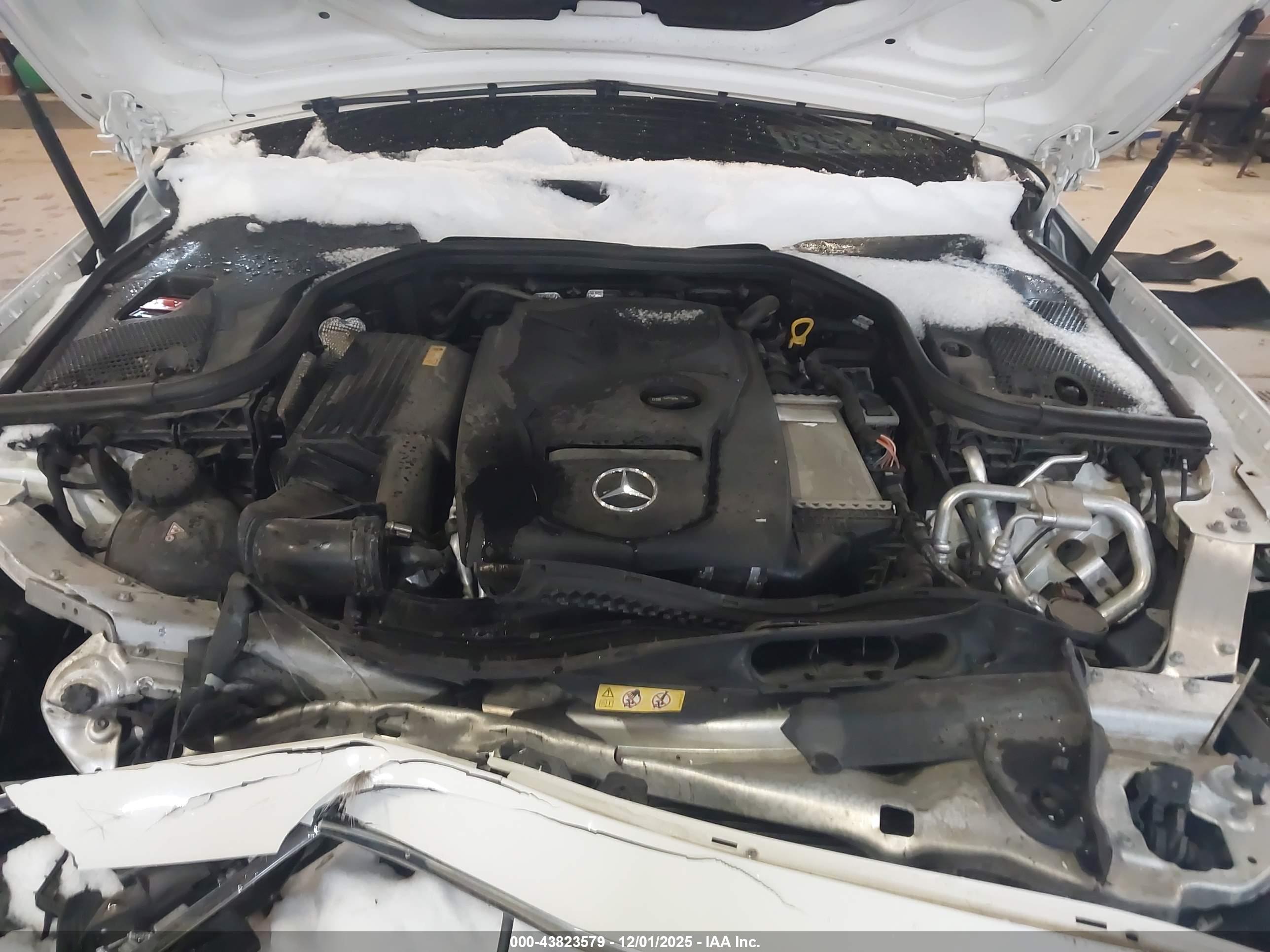 MERCEDES-BENZ E image 10