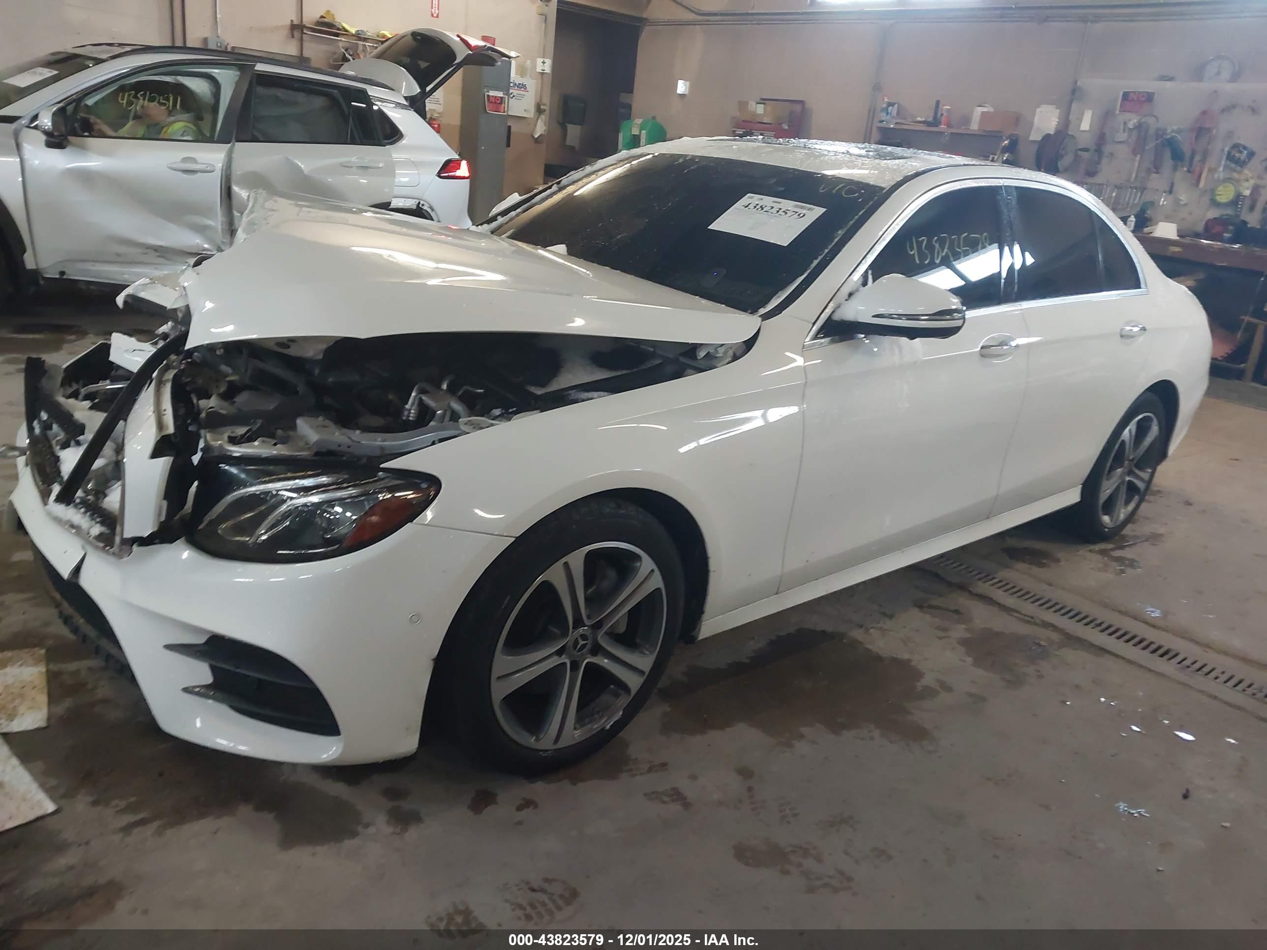 MERCEDES-BENZ E image 2