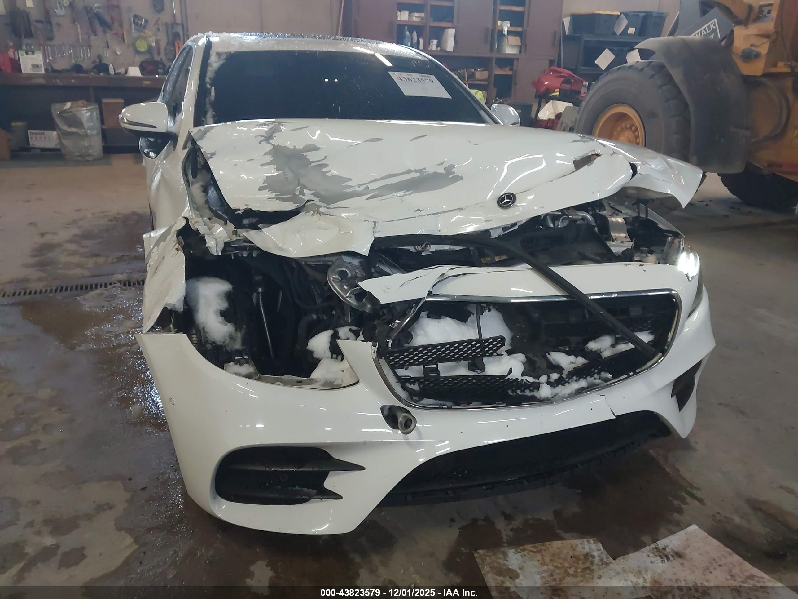 MERCEDES-BENZ E image 6