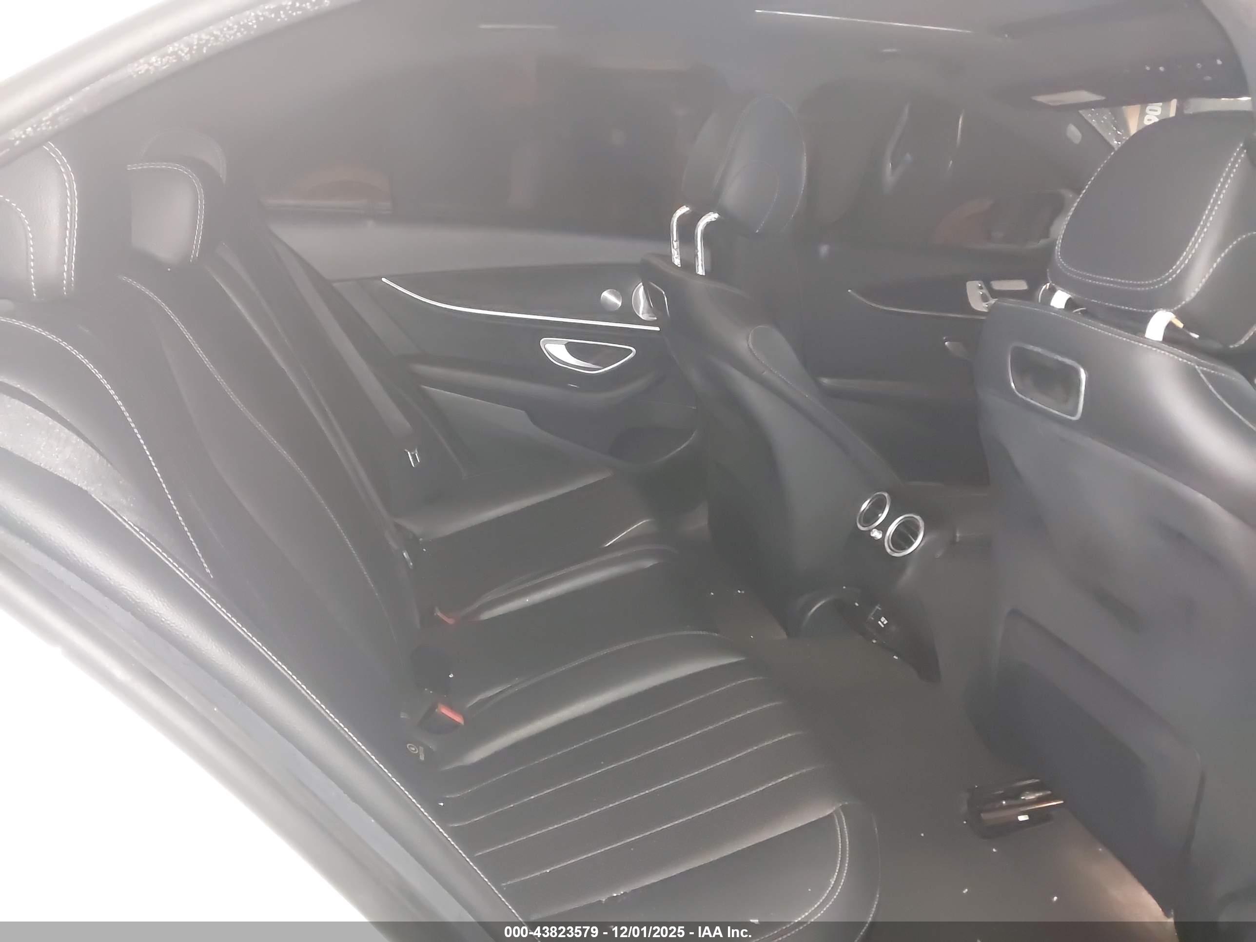 MERCEDES-BENZ E image 8