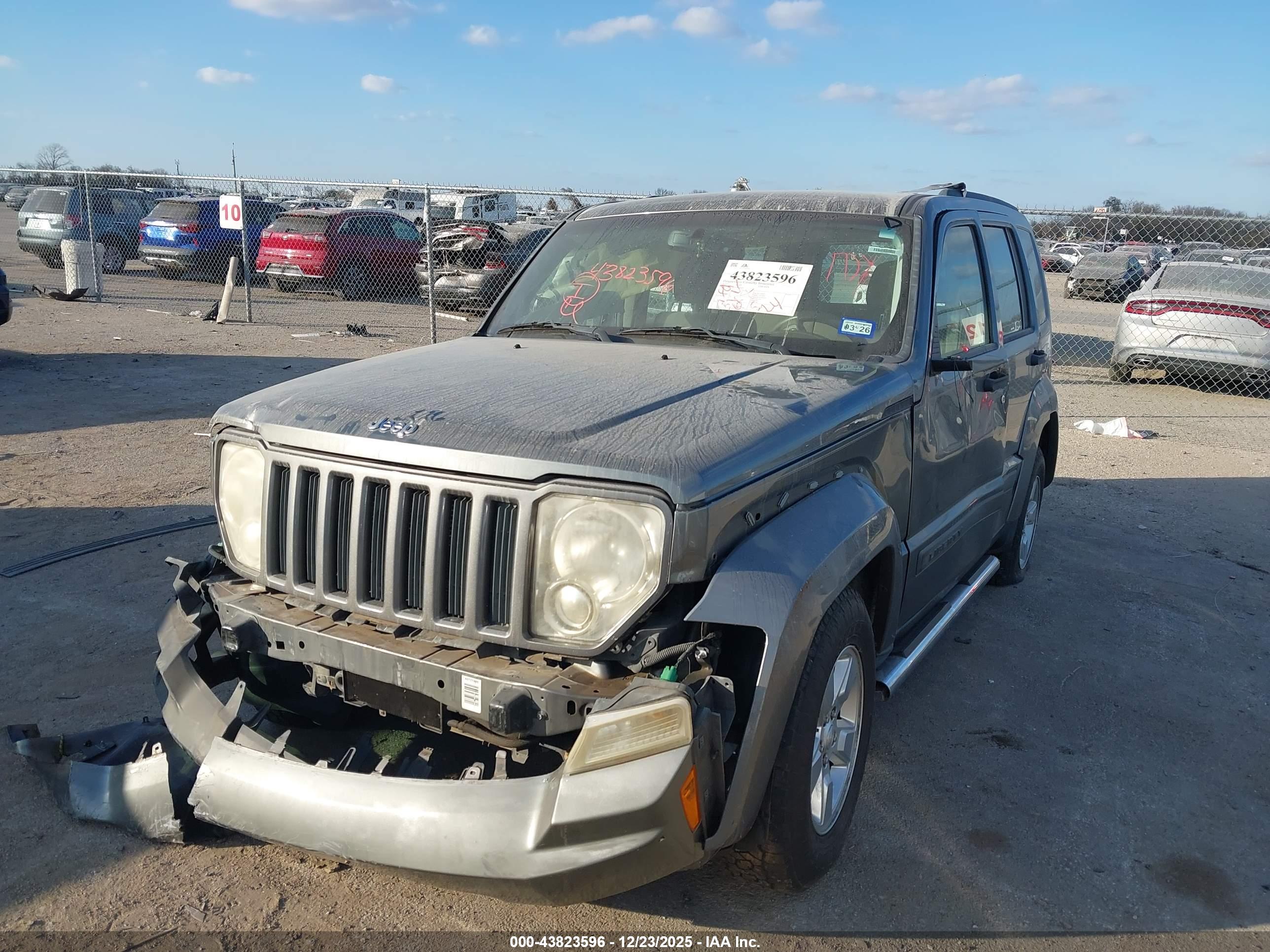 JEEP LIBERTY image 2
