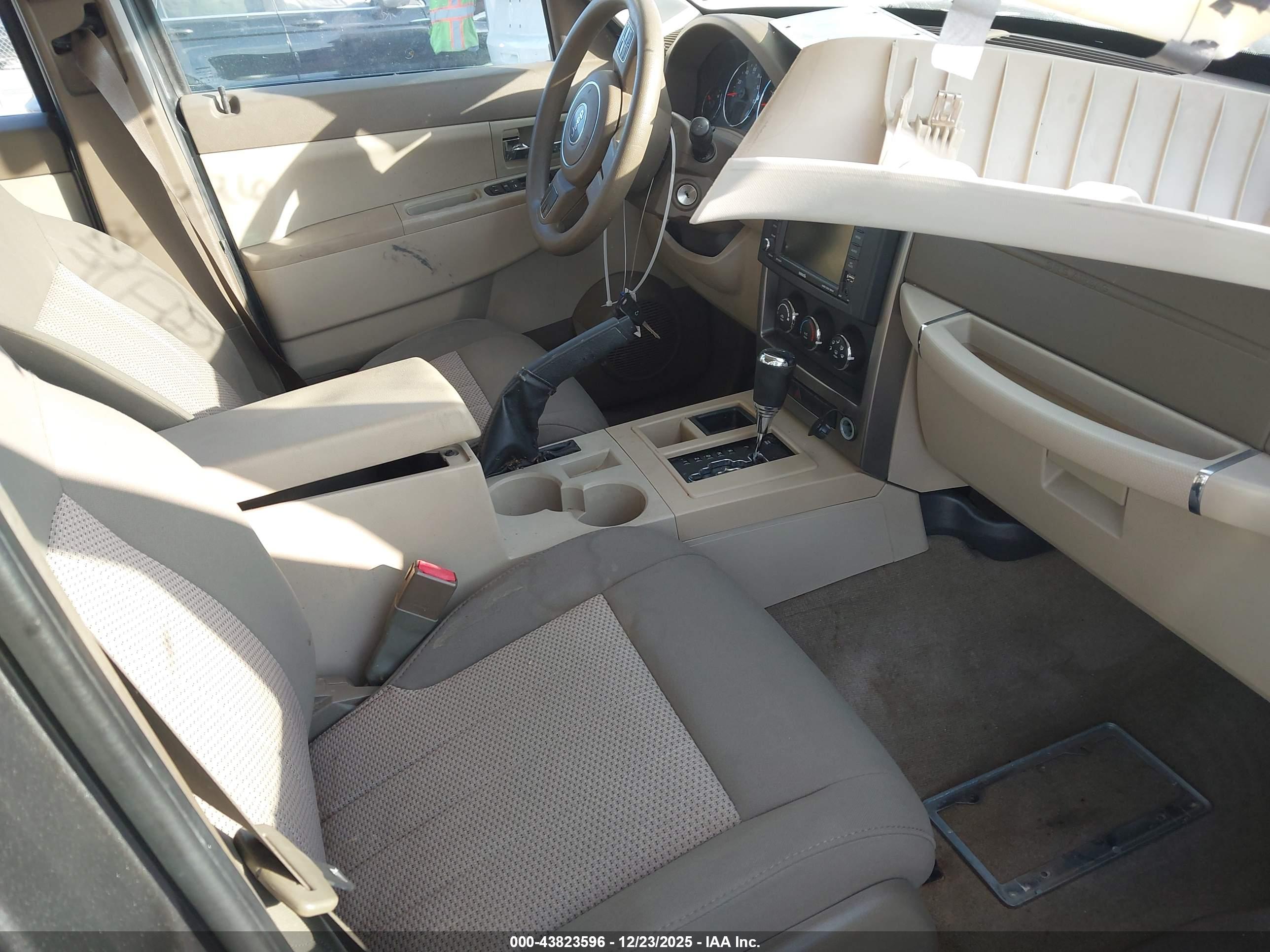 JEEP LIBERTY image 5