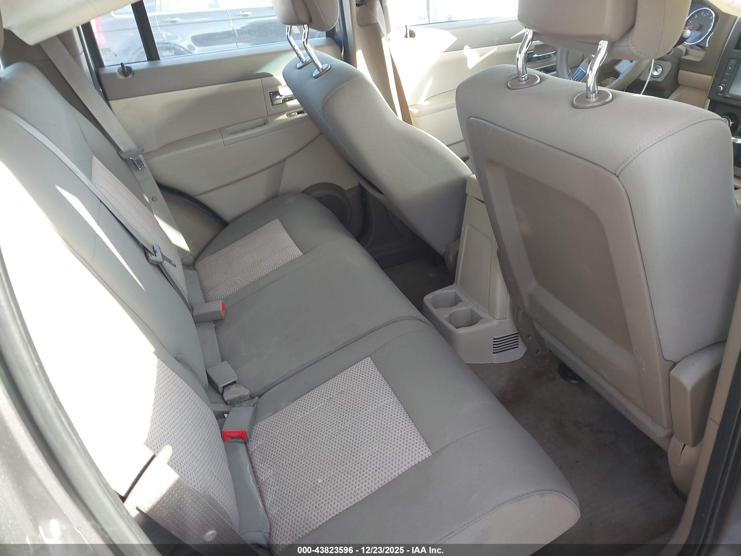 JEEP LIBERTY image 8