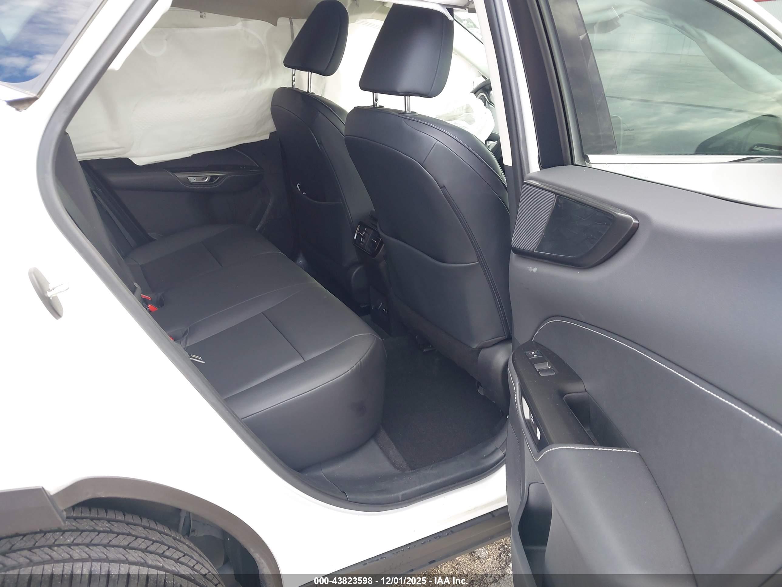 LEXUS NX image 8