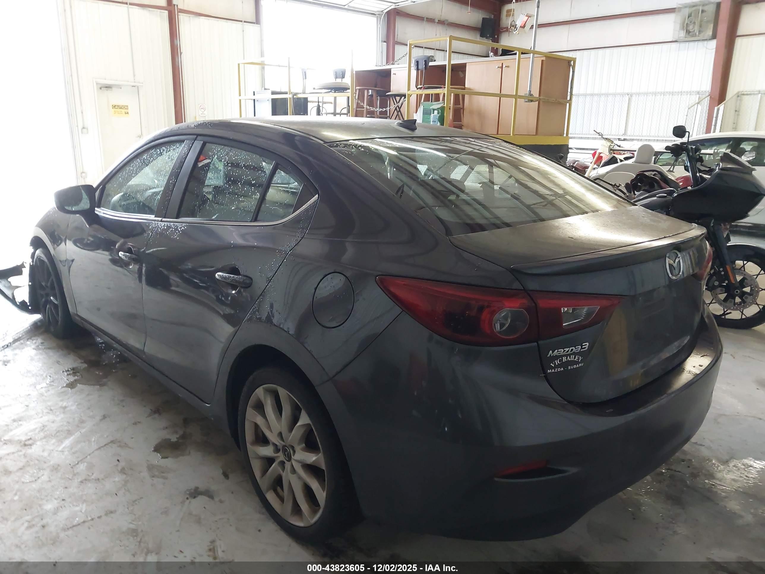 MAZDA MAZDA3 image 3