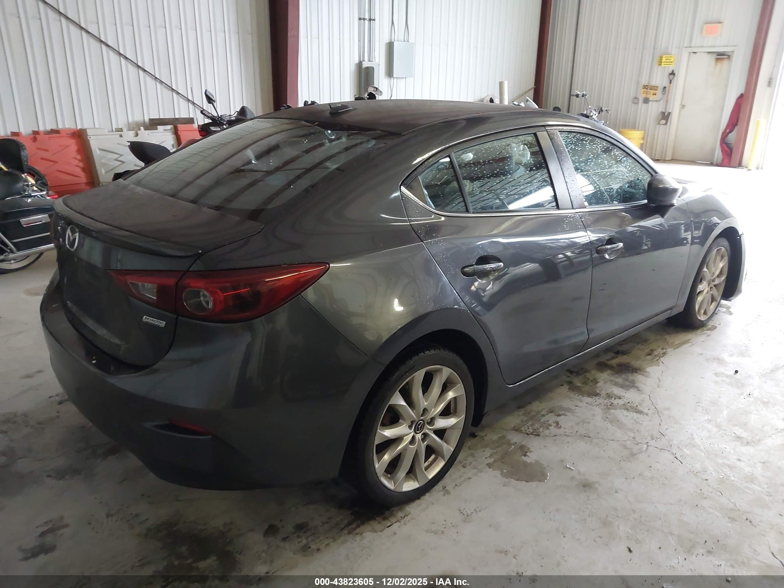 MAZDA MAZDA3 image 4