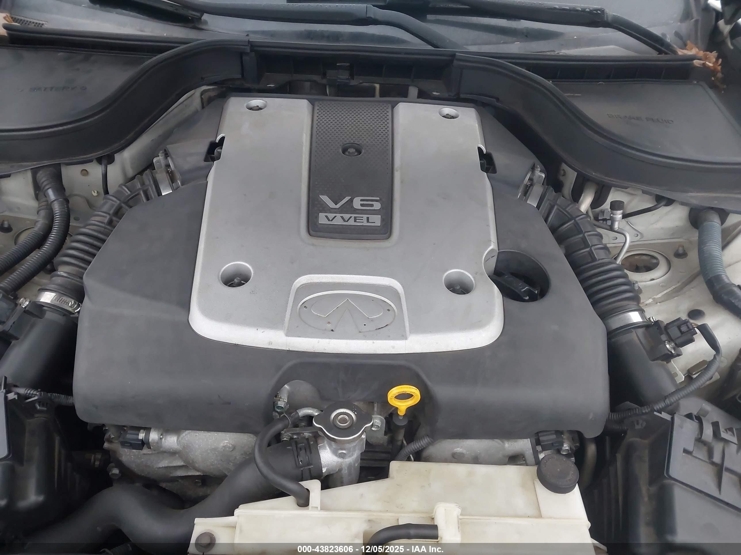 INFINITI G37 image 10