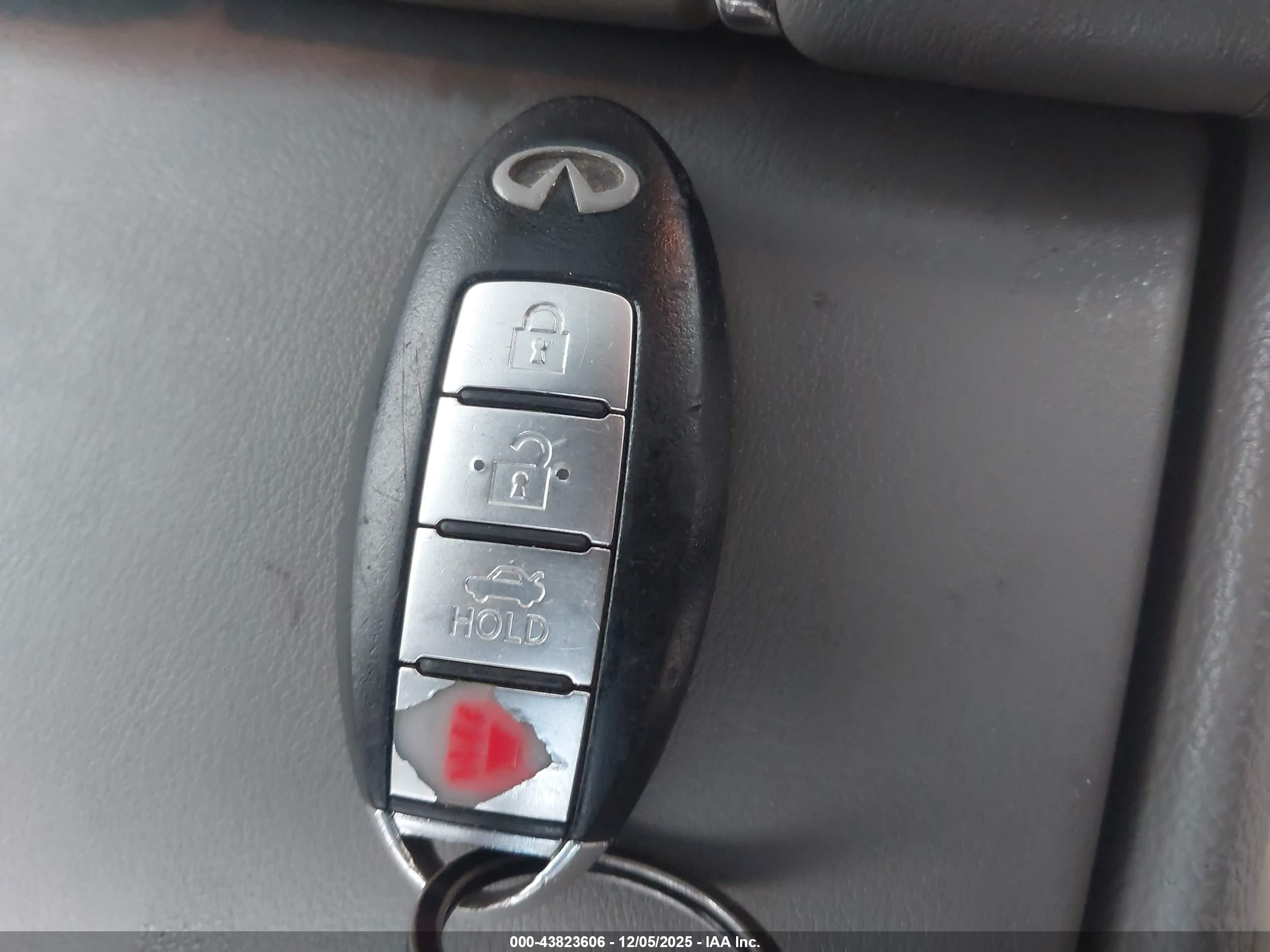 INFINITI G37 image 11