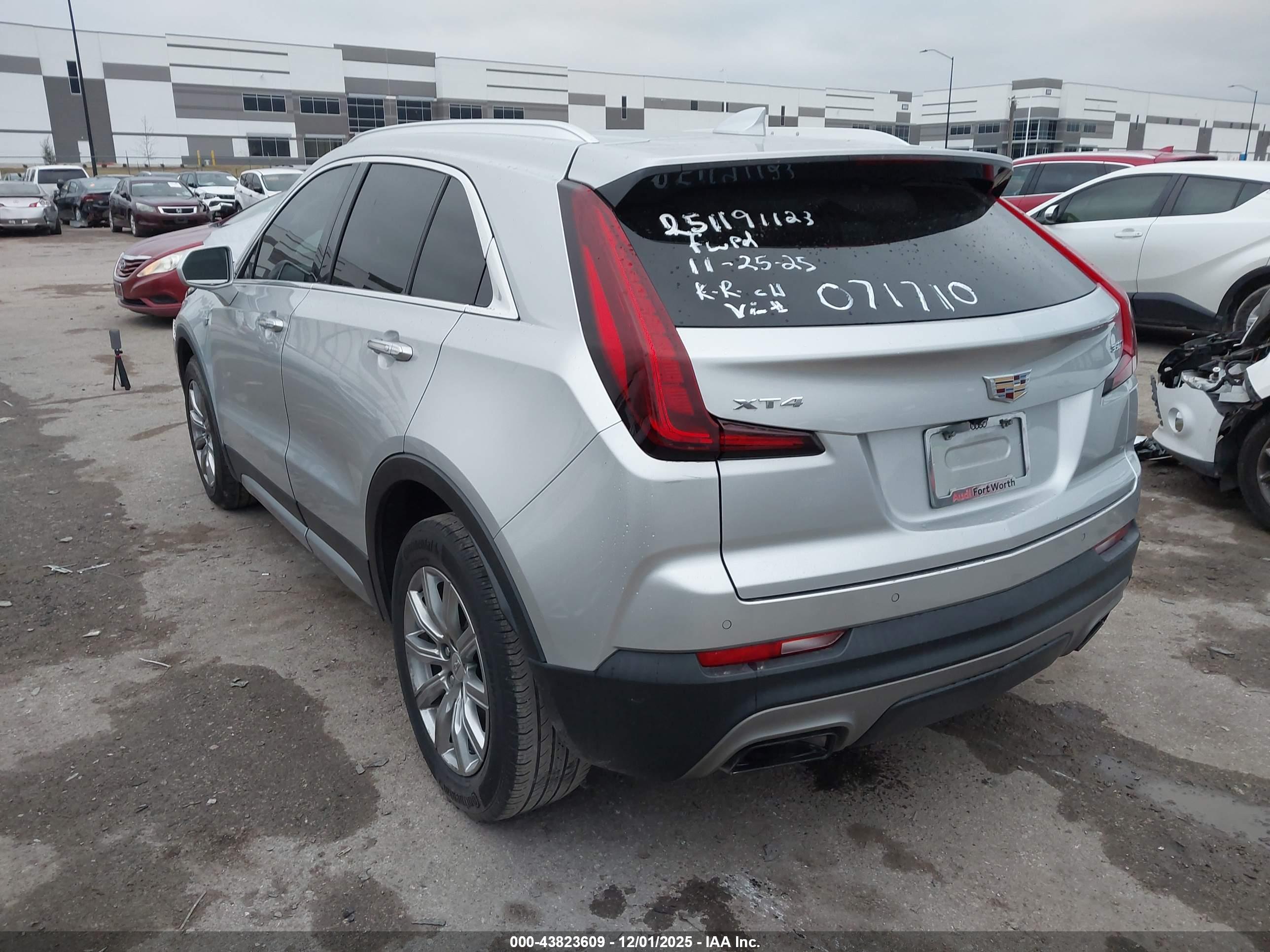 CADILLAC XT4 image 3