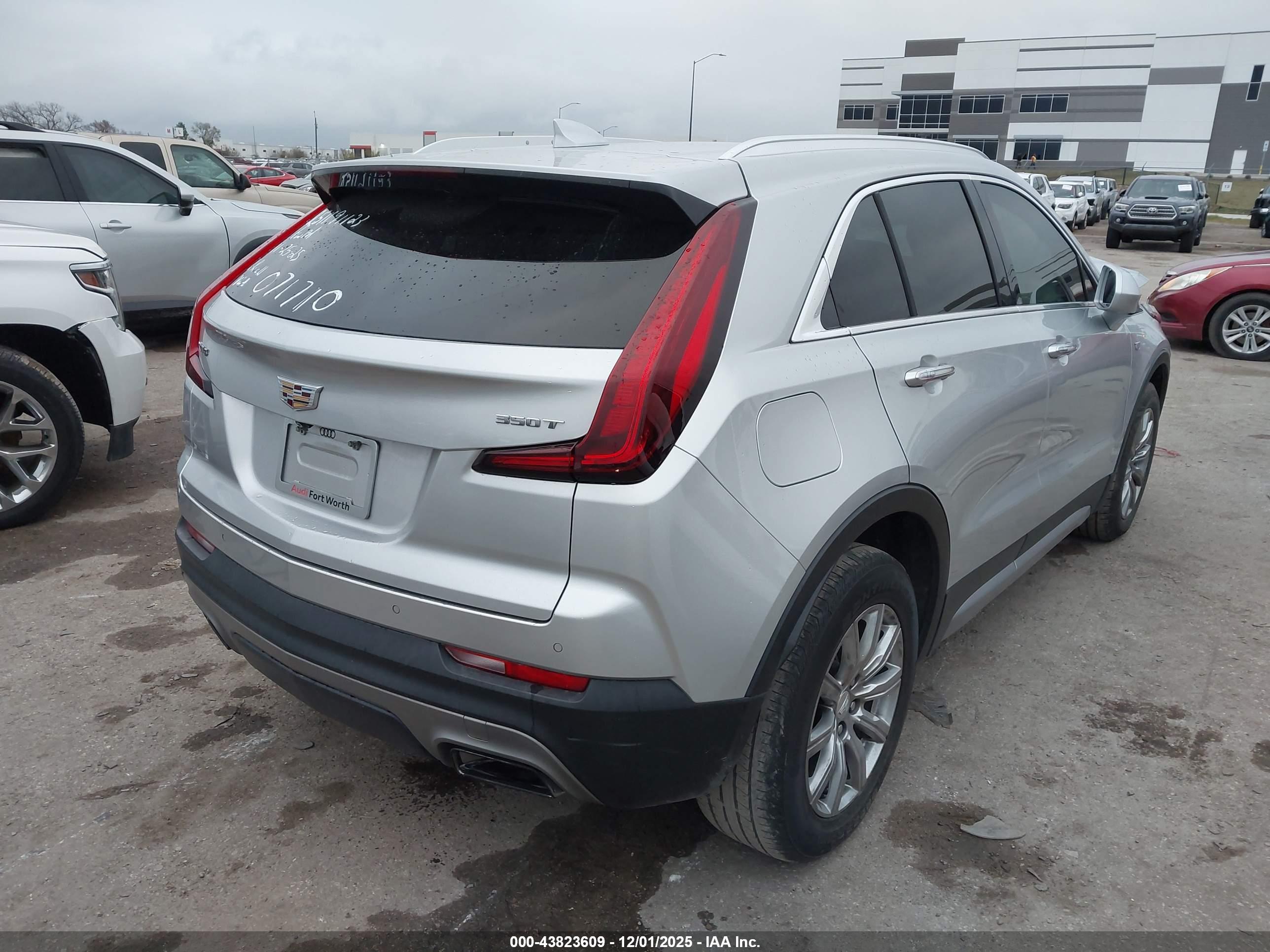CADILLAC XT4 image 4