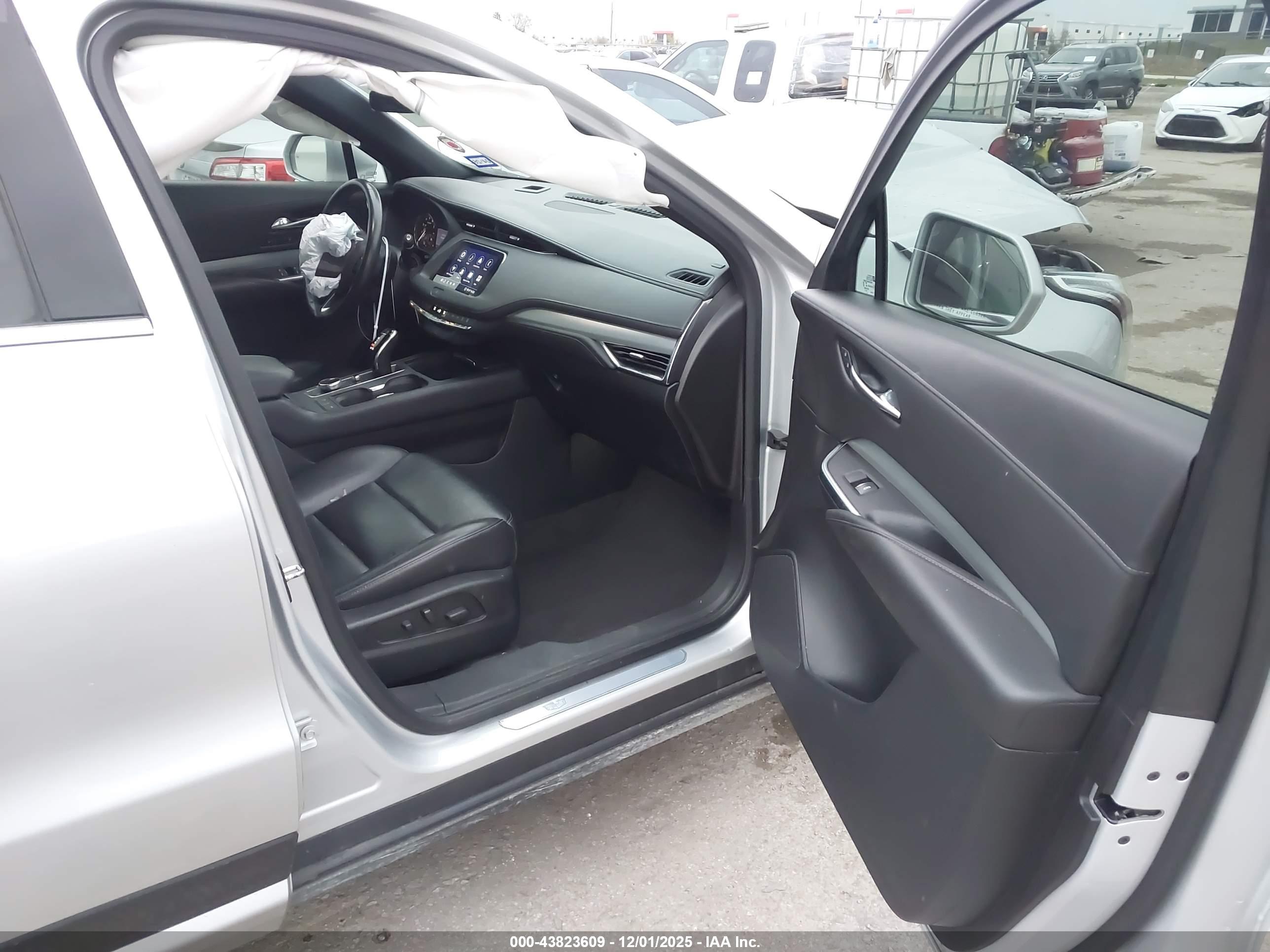 CADILLAC XT4 image 5