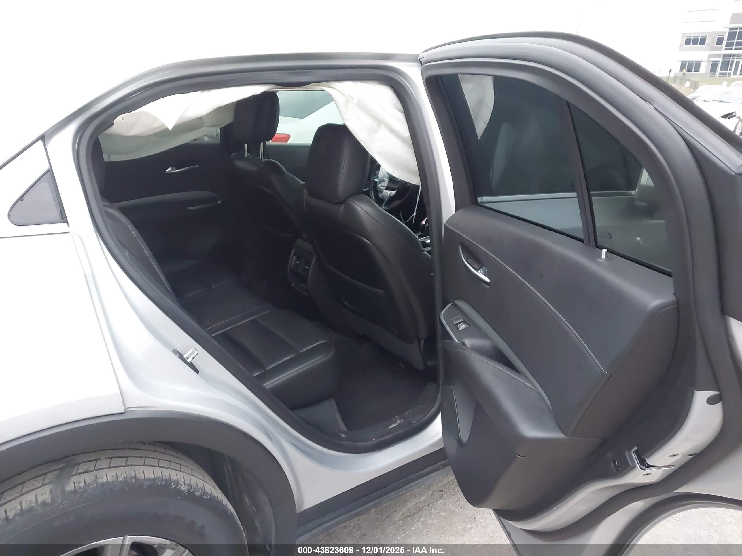 CADILLAC XT4 image 8