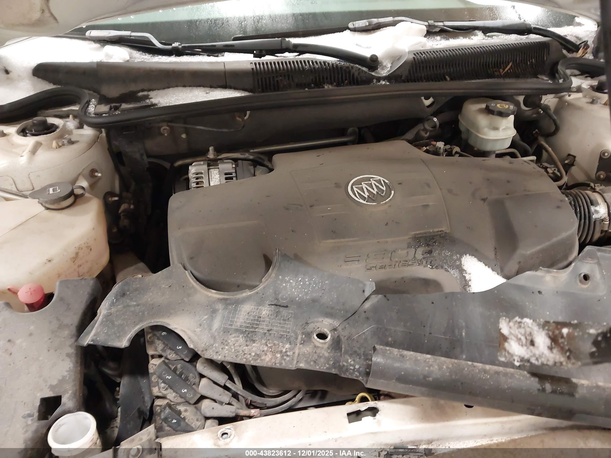 BUICK LUCERNE image 10