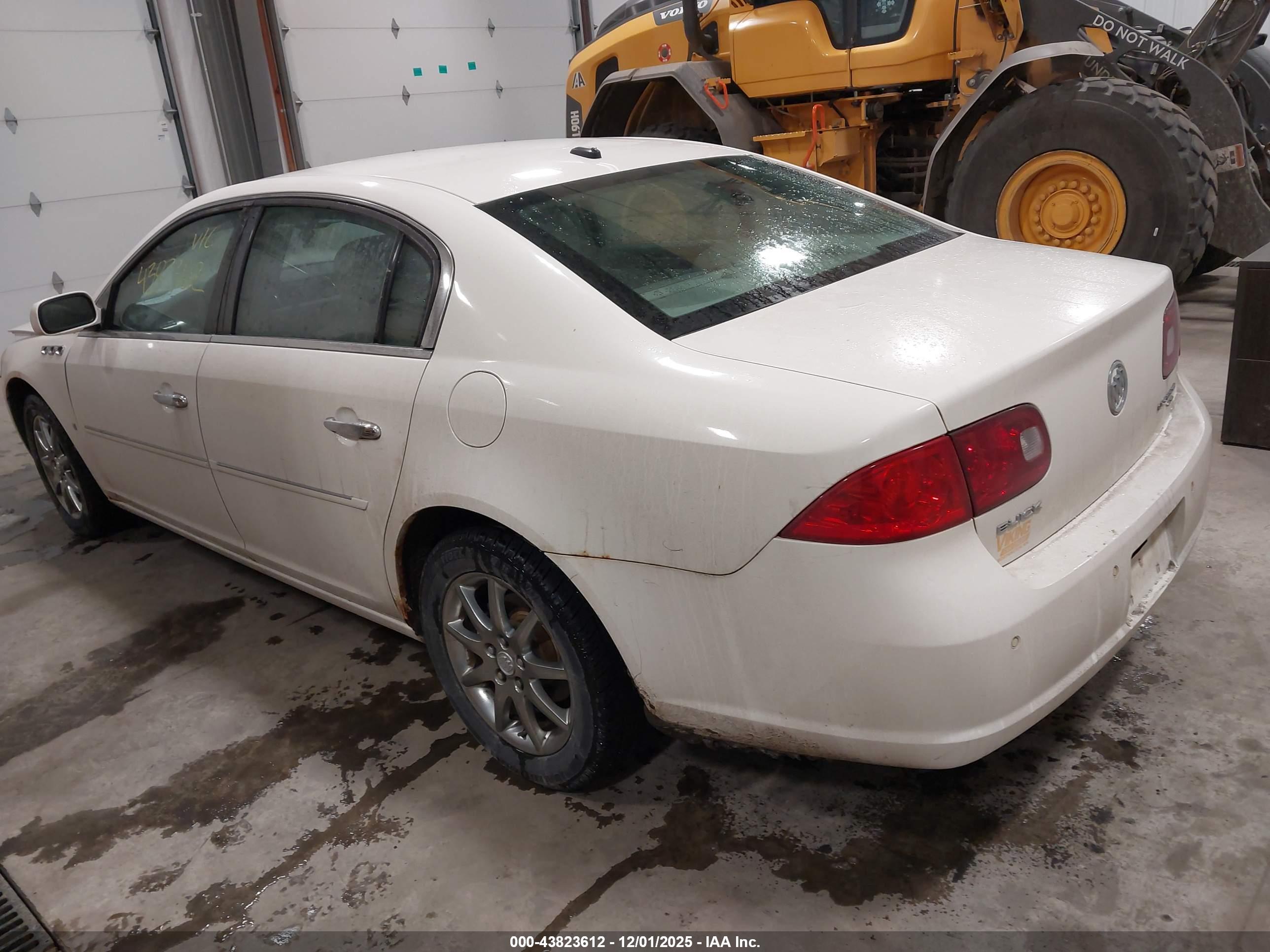 BUICK LUCERNE image 3
