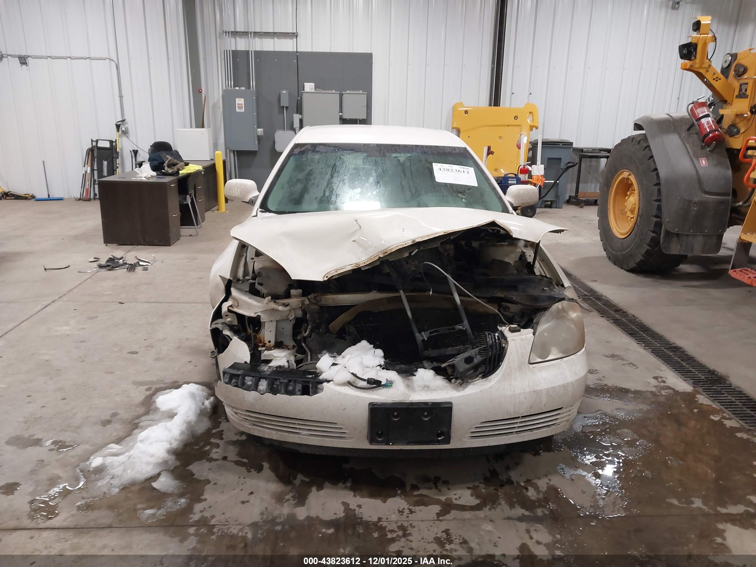 BUICK LUCERNE image 6