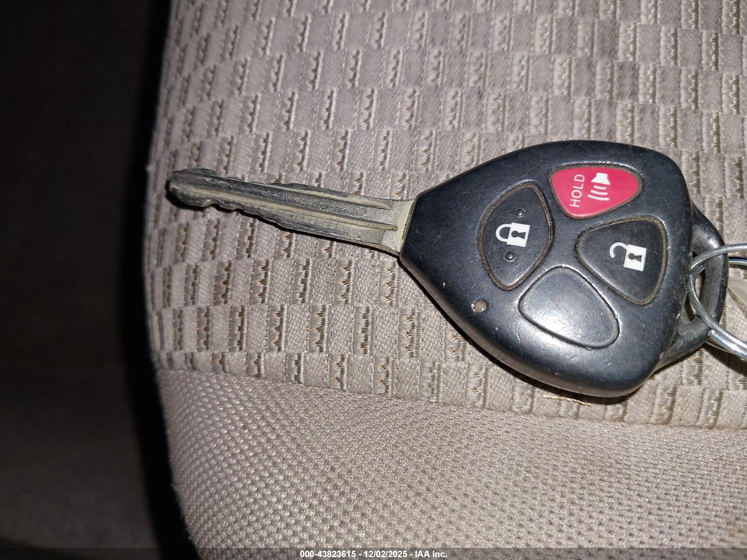TOYOTA RAV4 image 11
