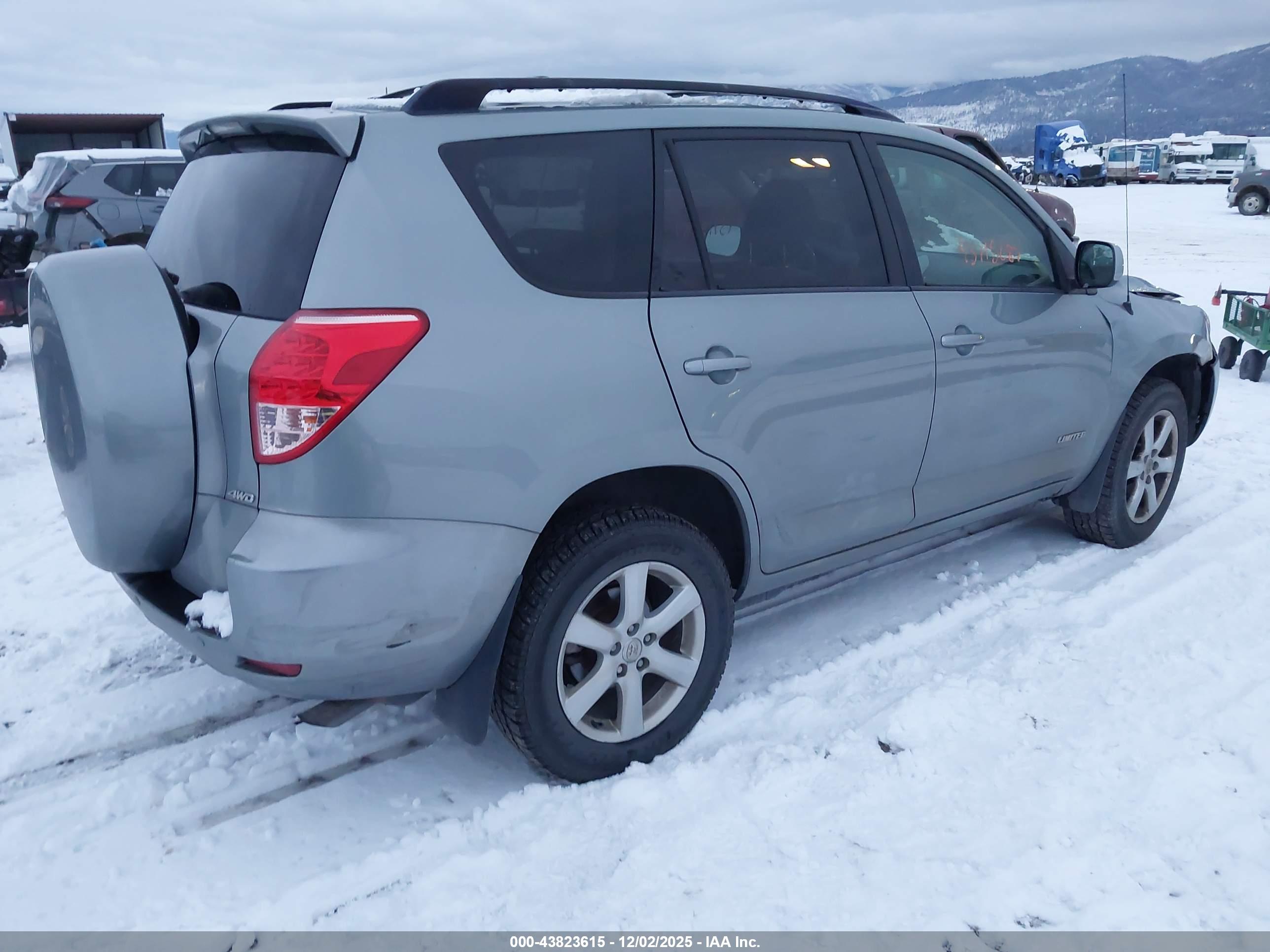 TOYOTA RAV4 image 4