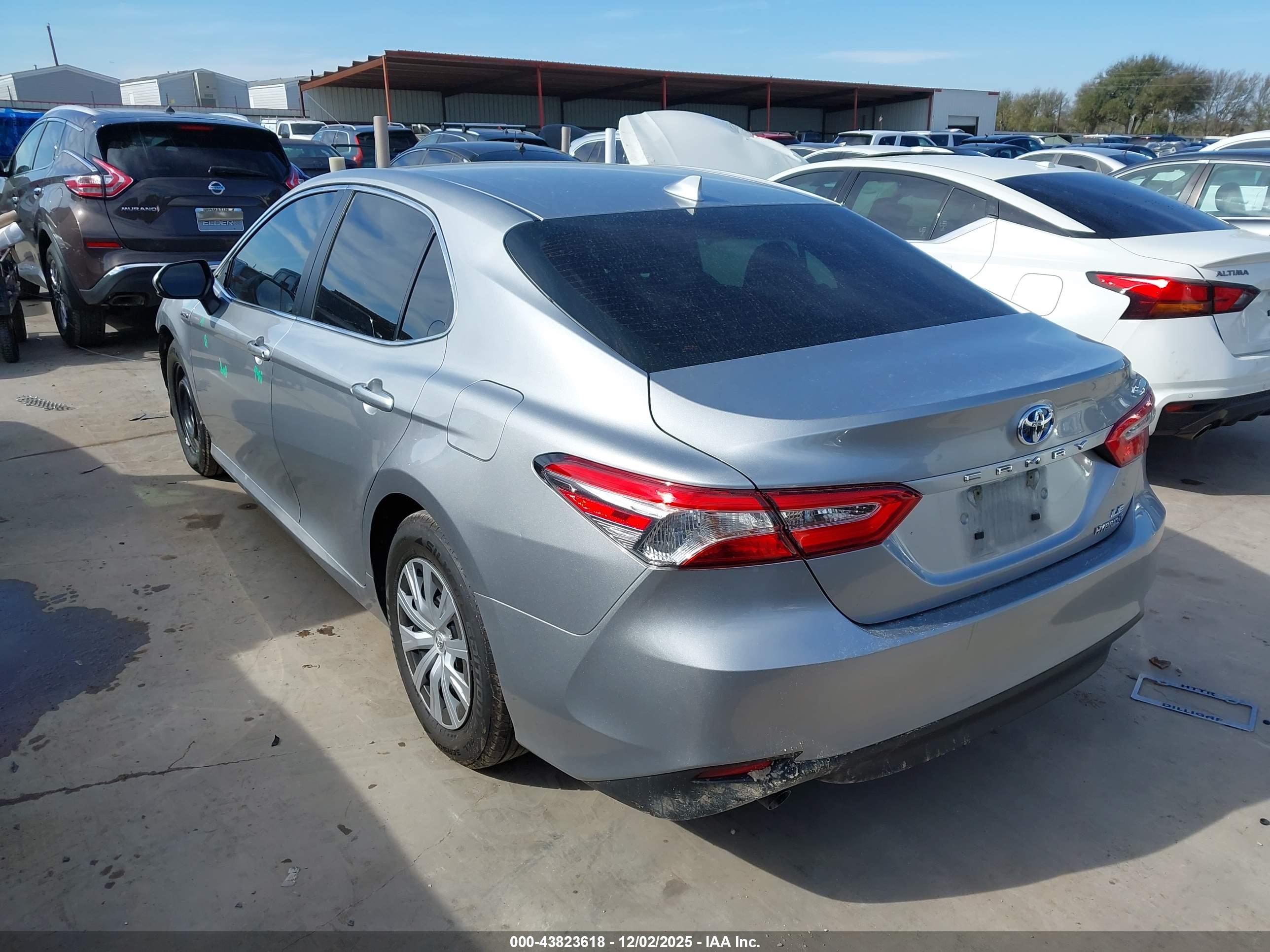 TOYOTA CAMRY image 3