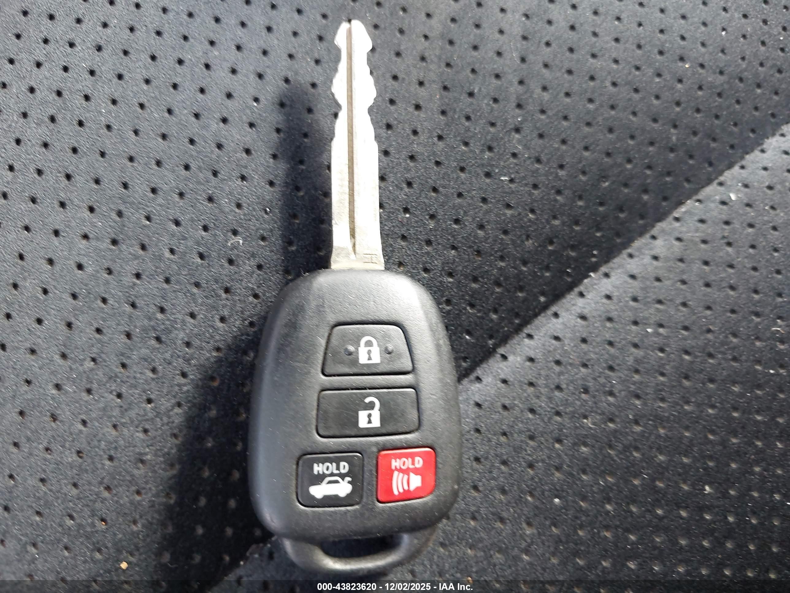 TOYOTA CAMRY image 11