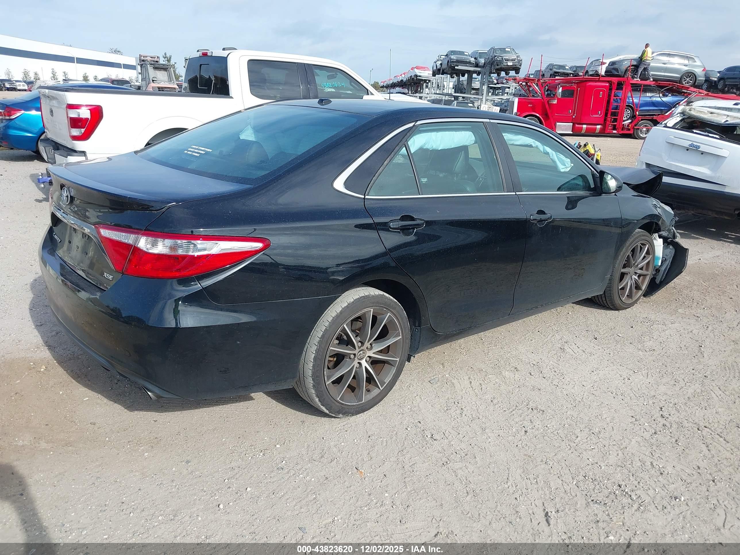 TOYOTA CAMRY image 4