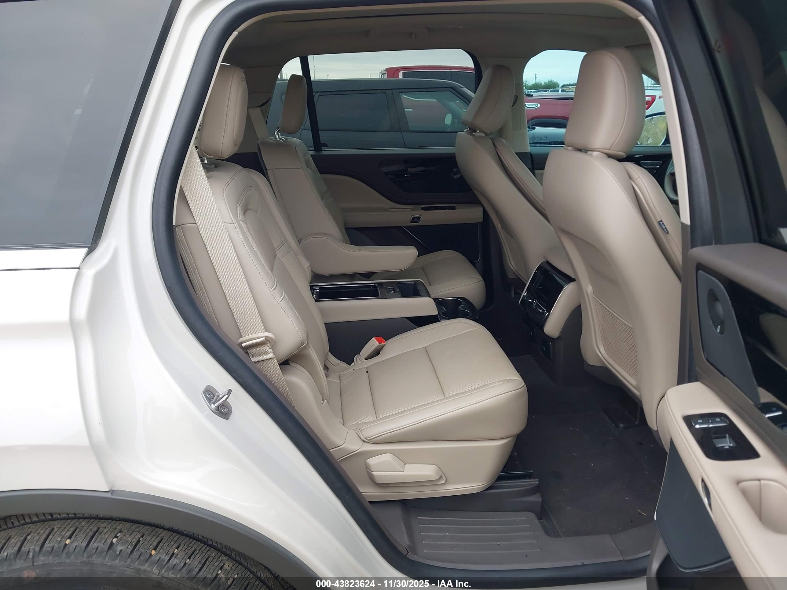 LINCOLN AVIATOR image 8