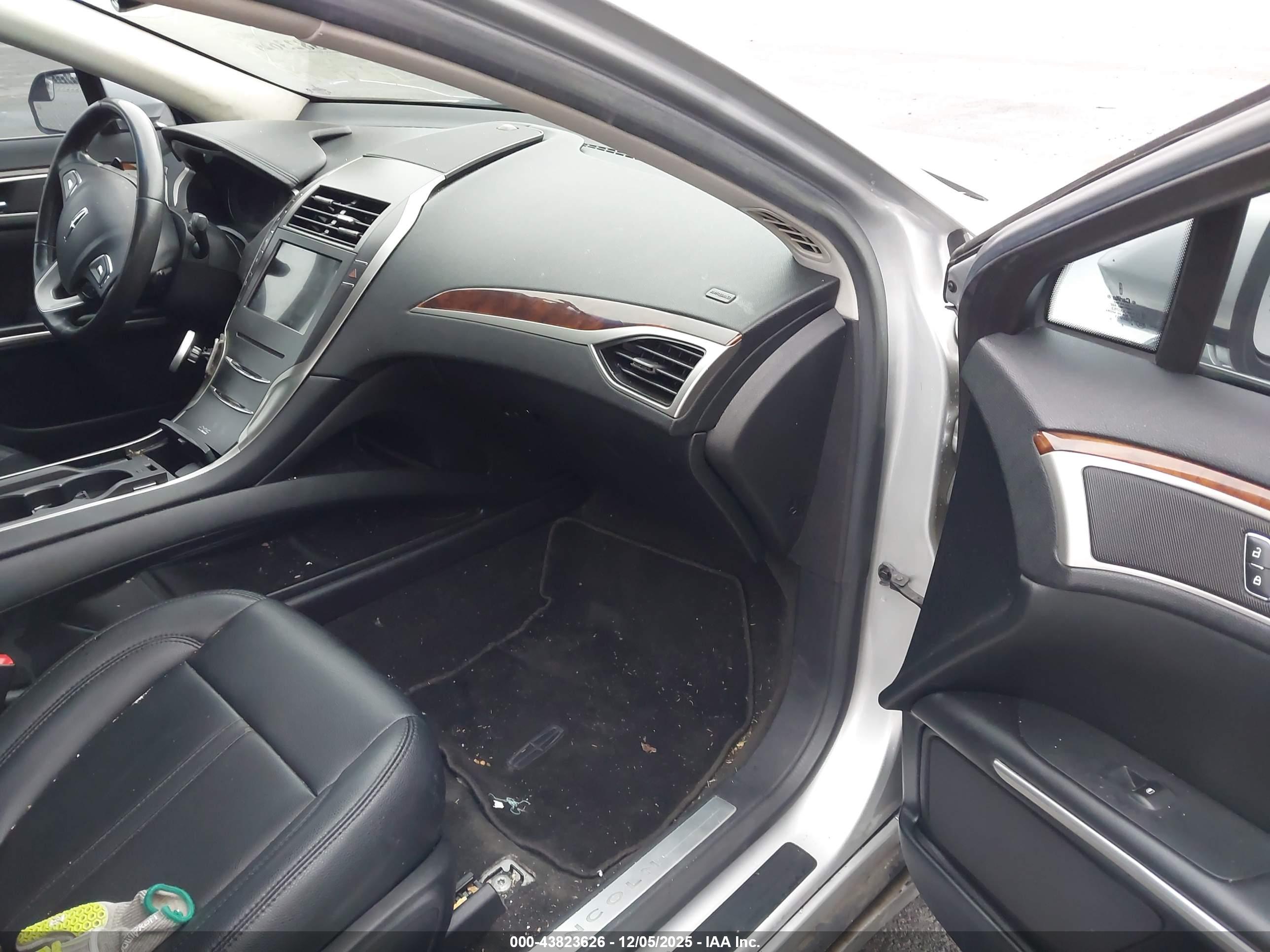 LINCOLN MKZ image 5