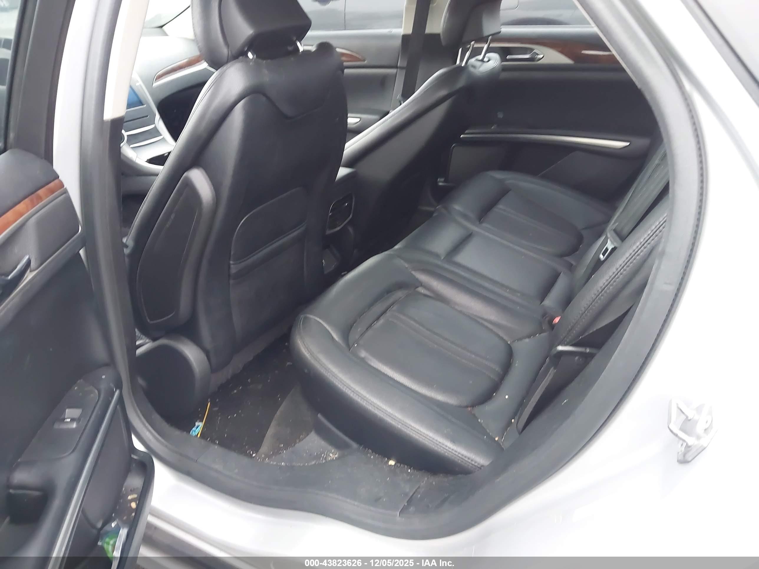 LINCOLN MKZ image 8