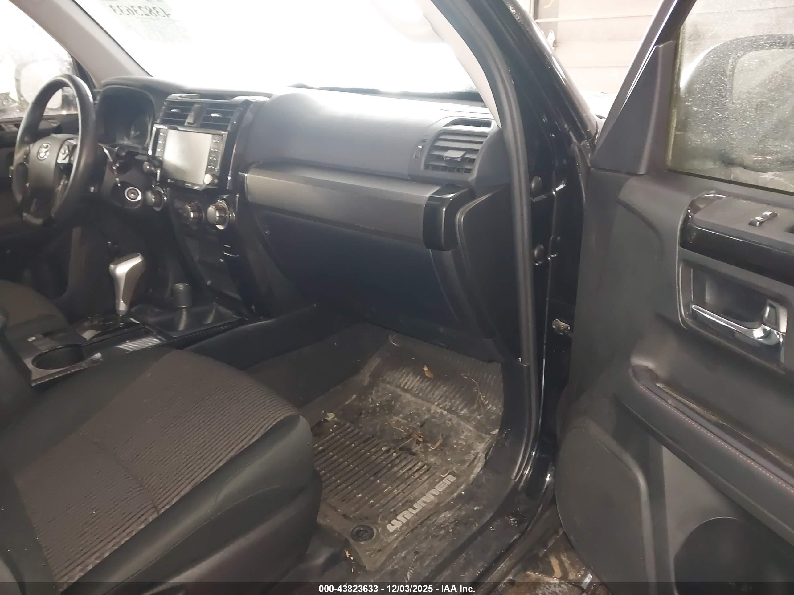TOYOTA 4RUNNER image 5