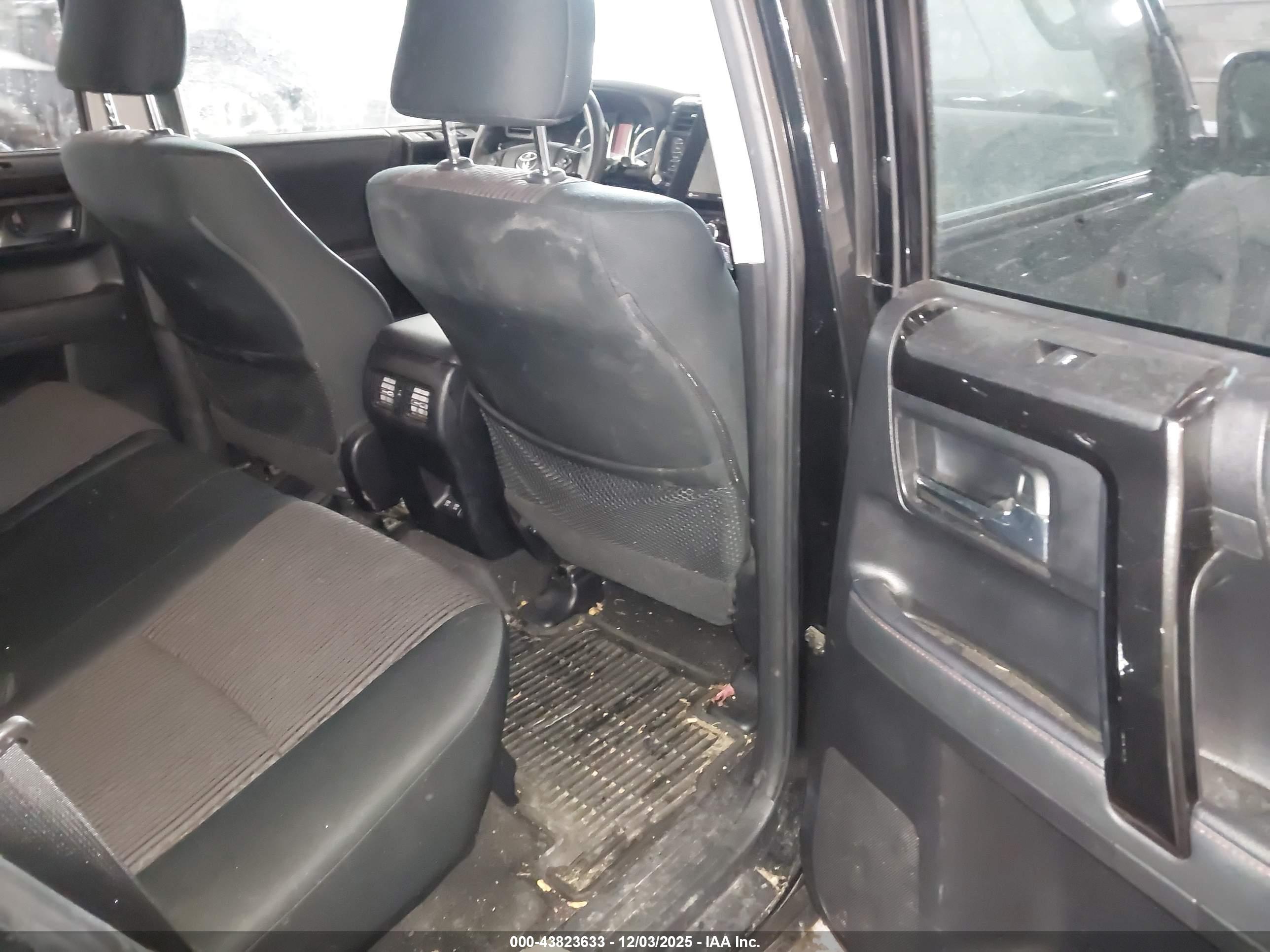 TOYOTA 4RUNNER image 8