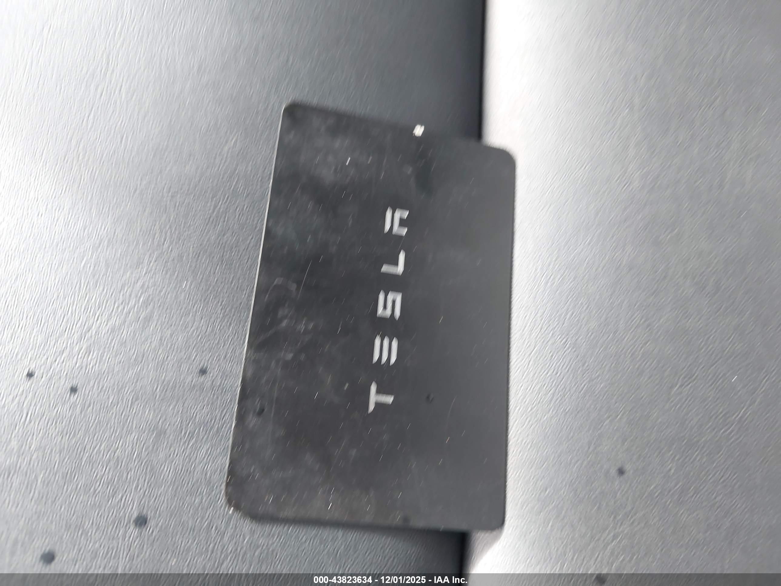 TESLA MODEL image 11