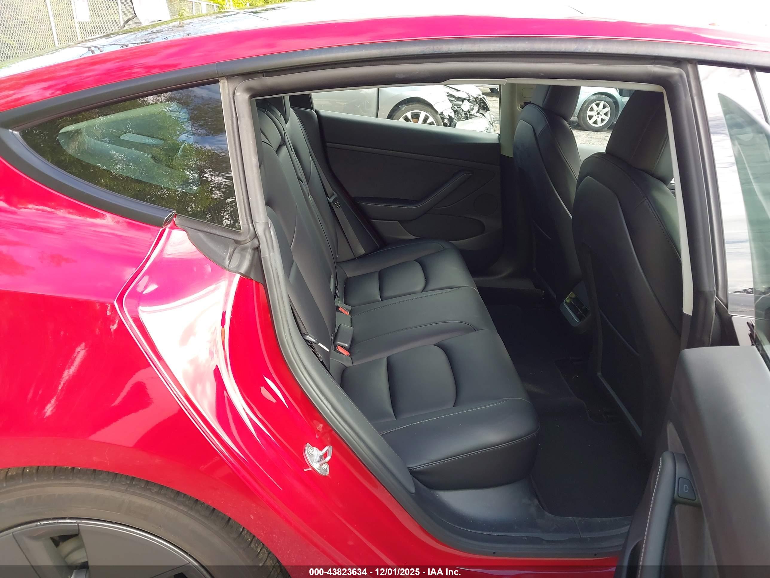 TESLA MODEL image 8