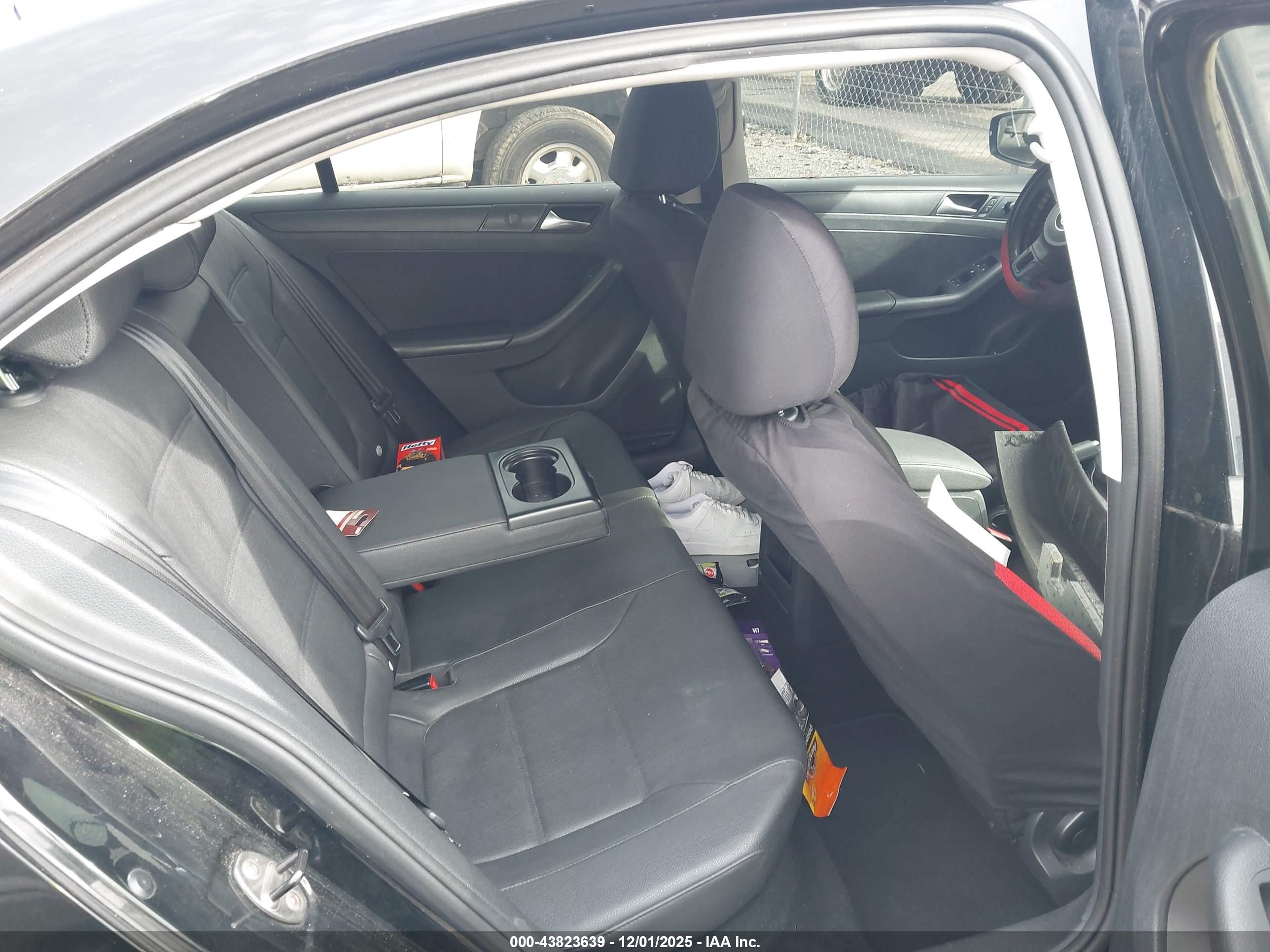 VOLKSWAGEN JETTA image 8