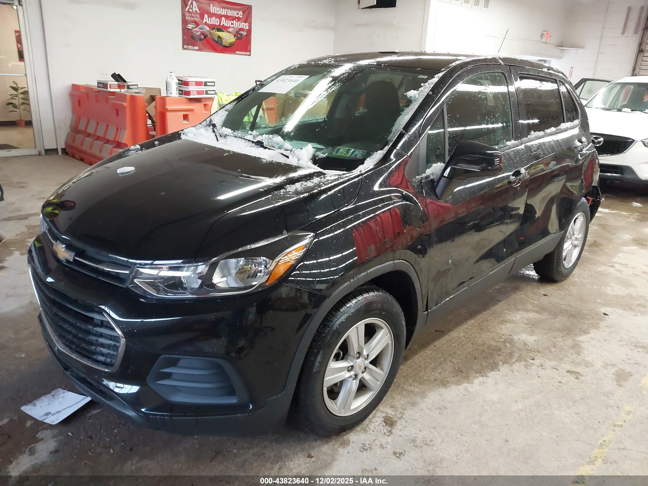 CHEVROLET TRAX image 2