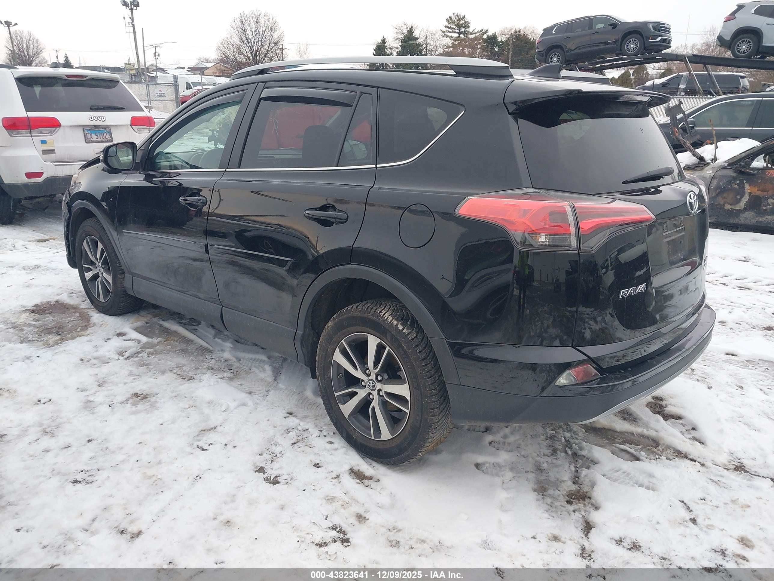 TOYOTA RAV4 image 3